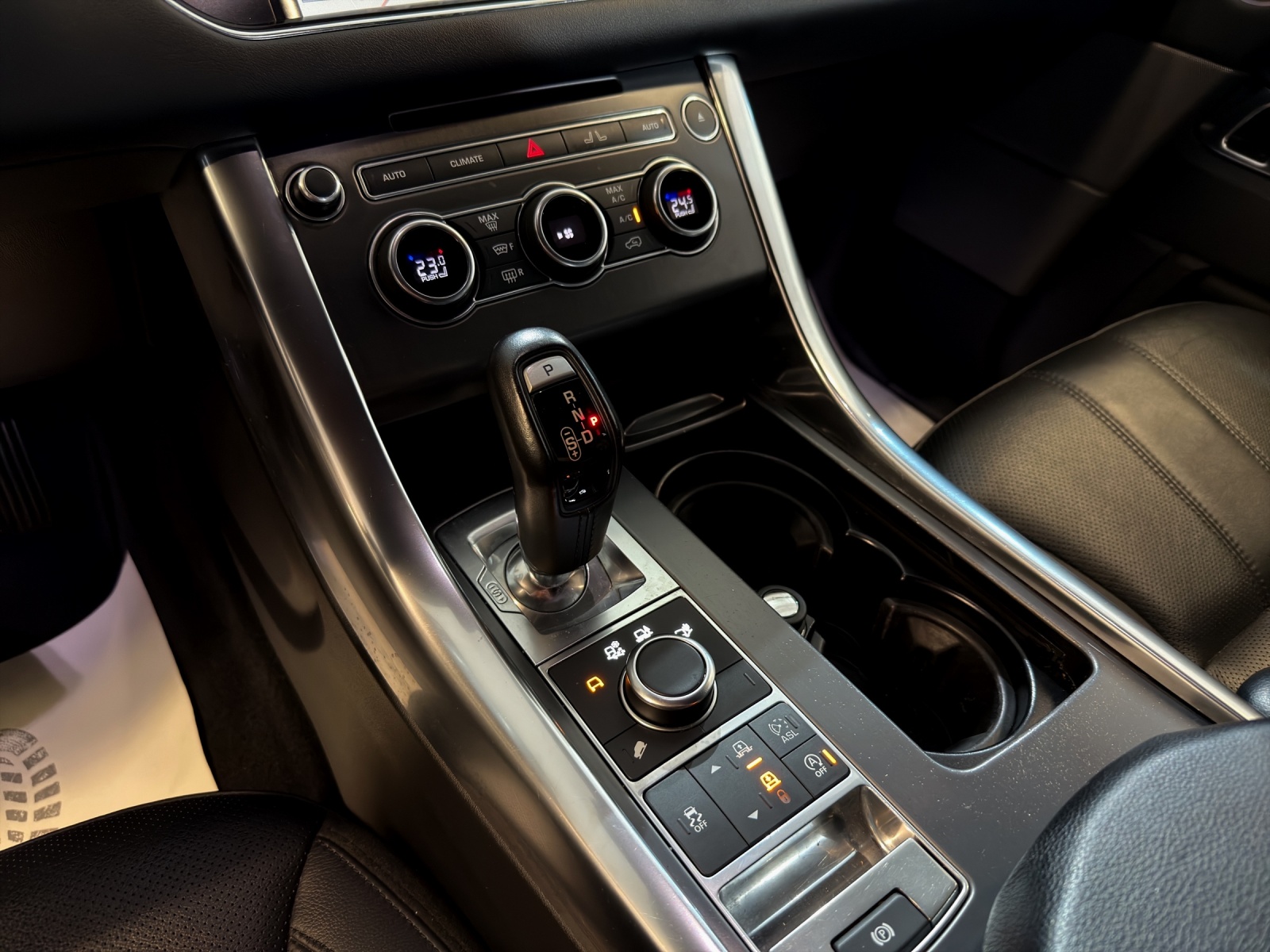 LAND ROVER Range Rover Sport 3.0 V6 SC SE Automatic-image-10