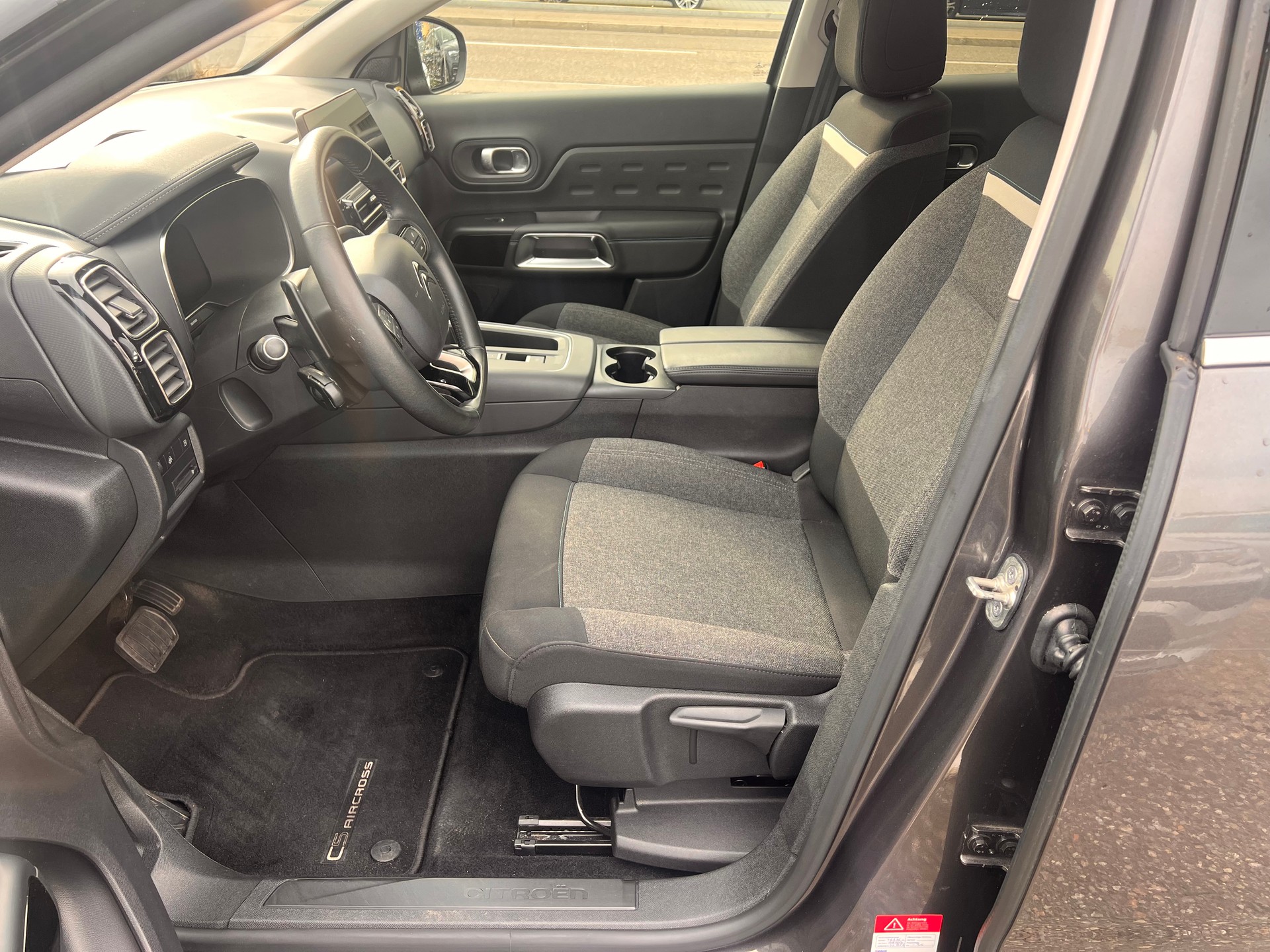 CITROEN C5 Aircross 1.6 PHEV Swiss Edition-image-10