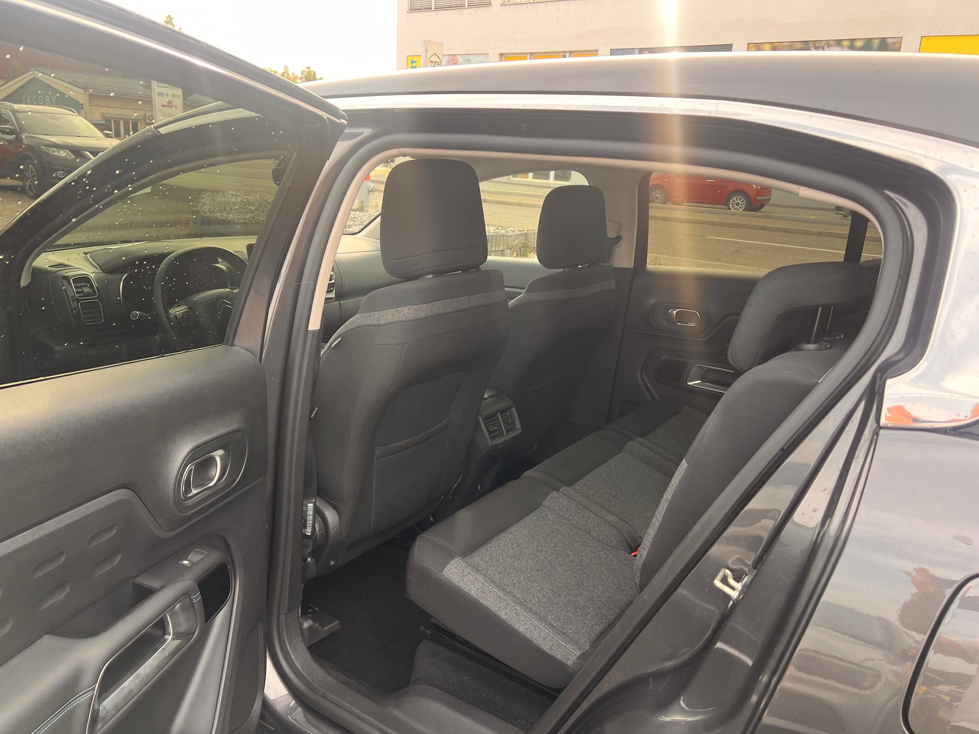 CITROEN C5 Aircross 1.6 PHEV Swiss Edition-image-12