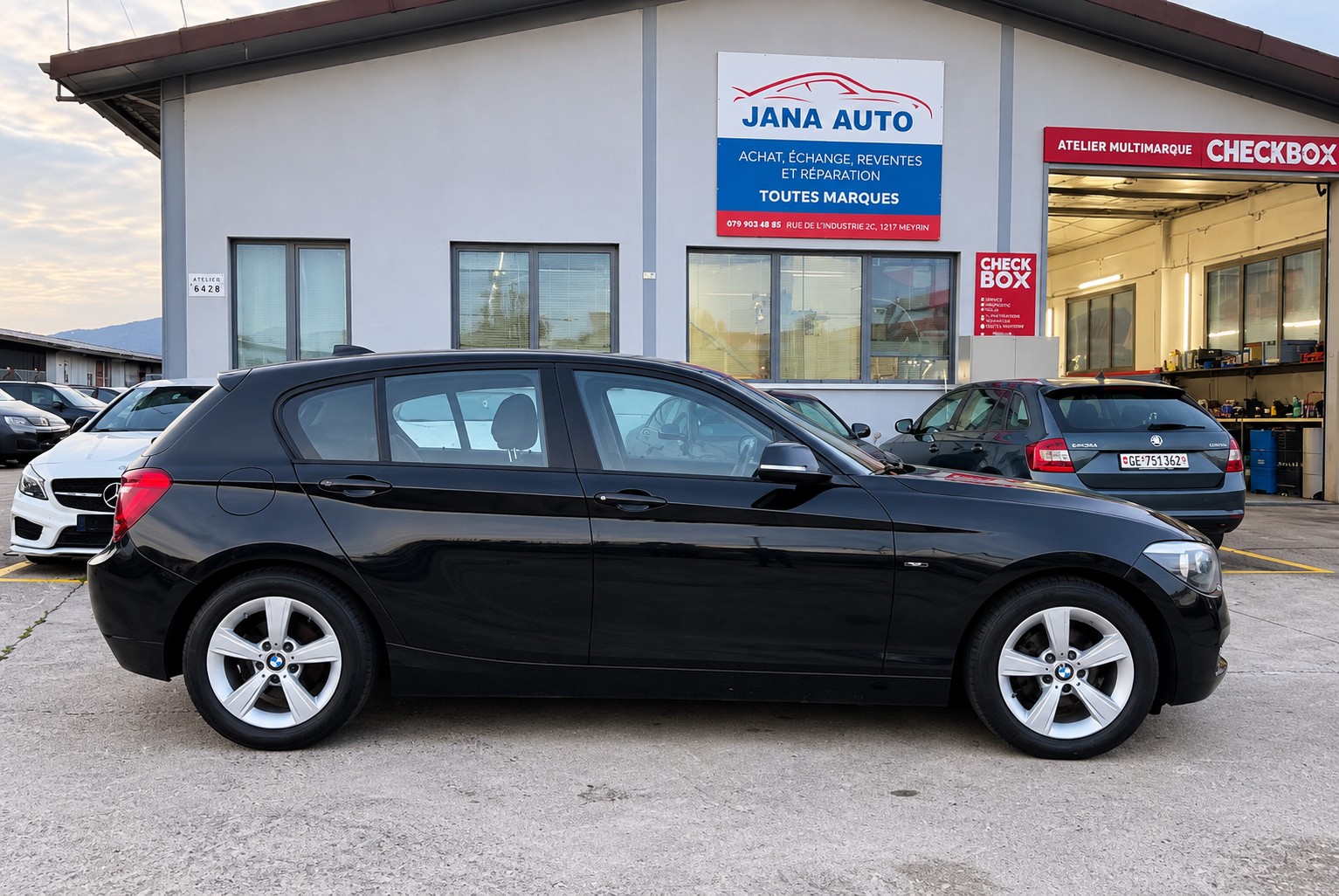 BMW 118d Sport Line-image-4