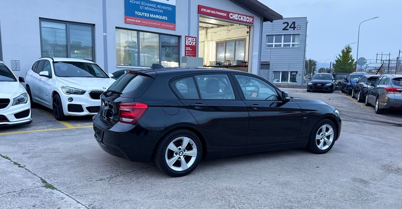 BMW 118d Sport Line-image-2