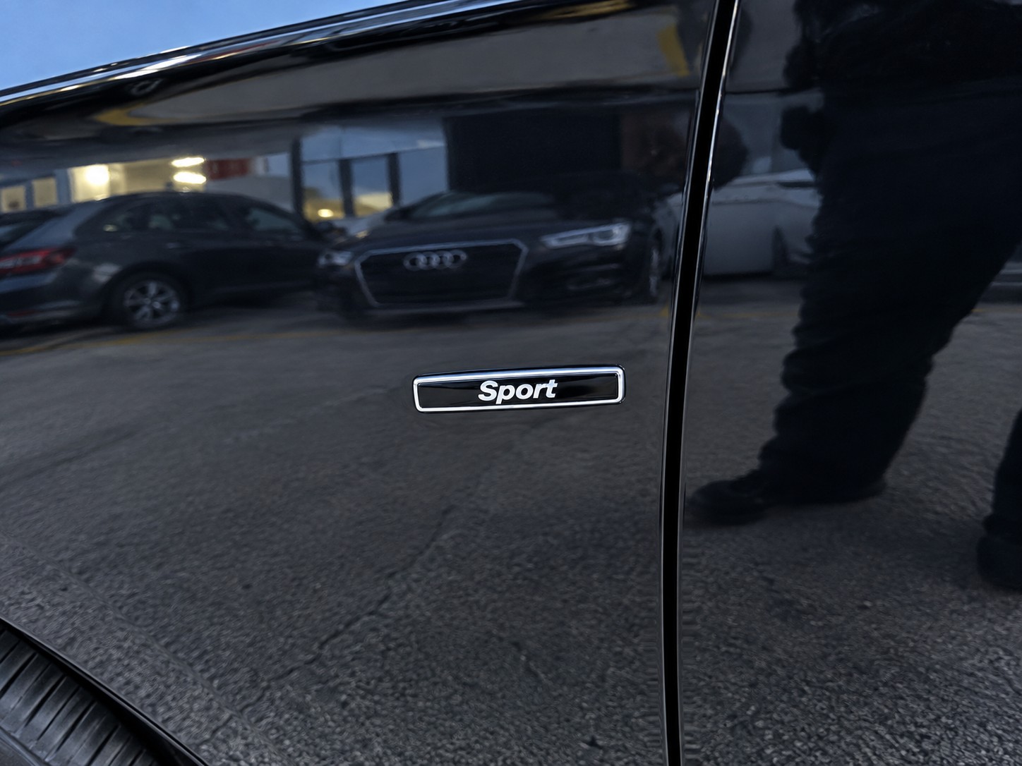 BMW 118d Sport Line-image-12