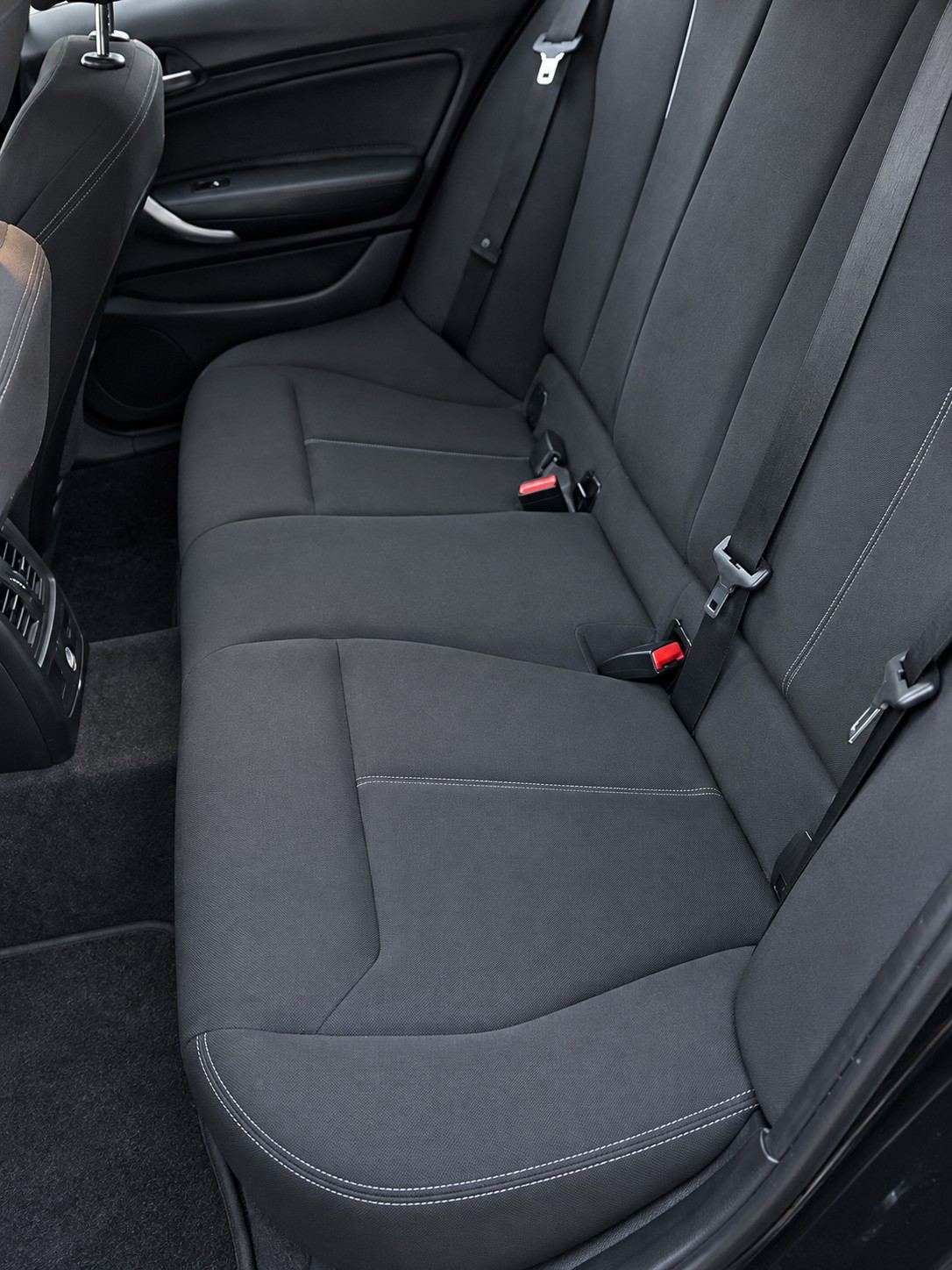 BMW 118d Sport Line-image-9