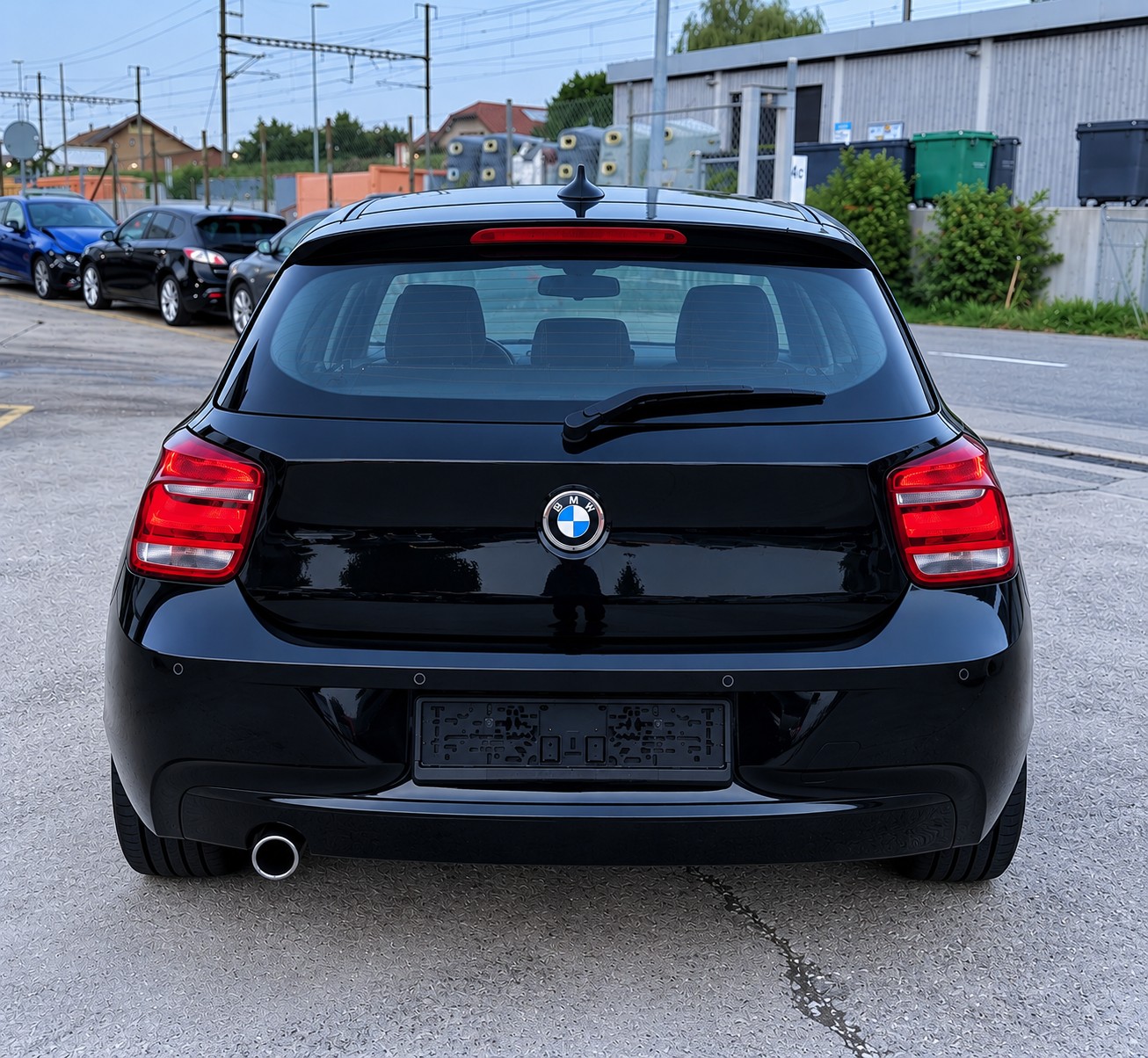 BMW 118d Sport Line-image-3