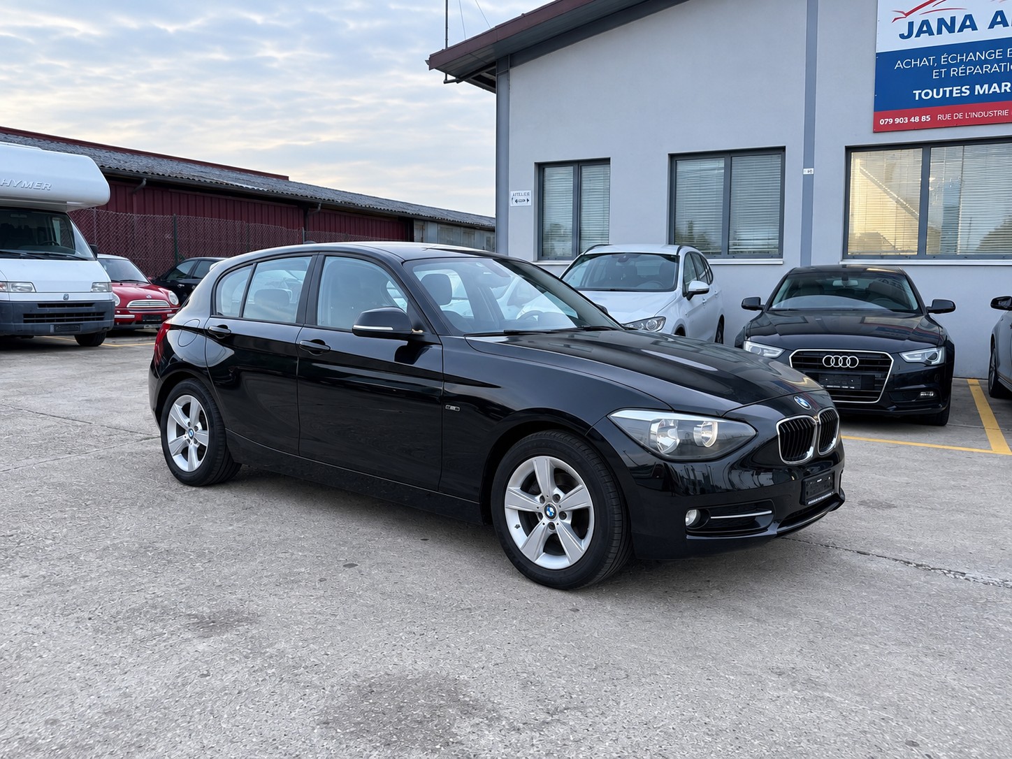 BMW 118d Sport Line-image-1