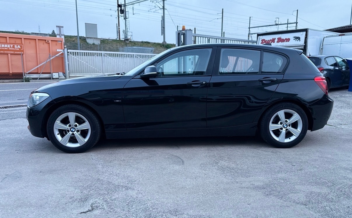 BMW 118d Sport Line-image-5