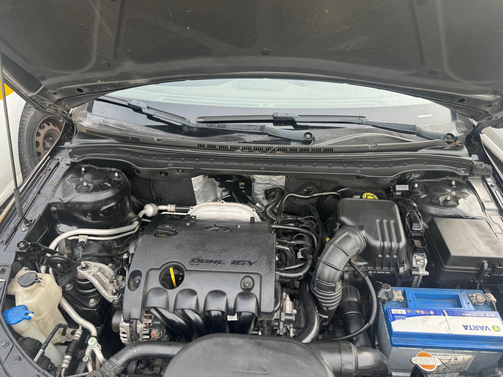 HYUNDAI i30 1.6 Style-image-5
