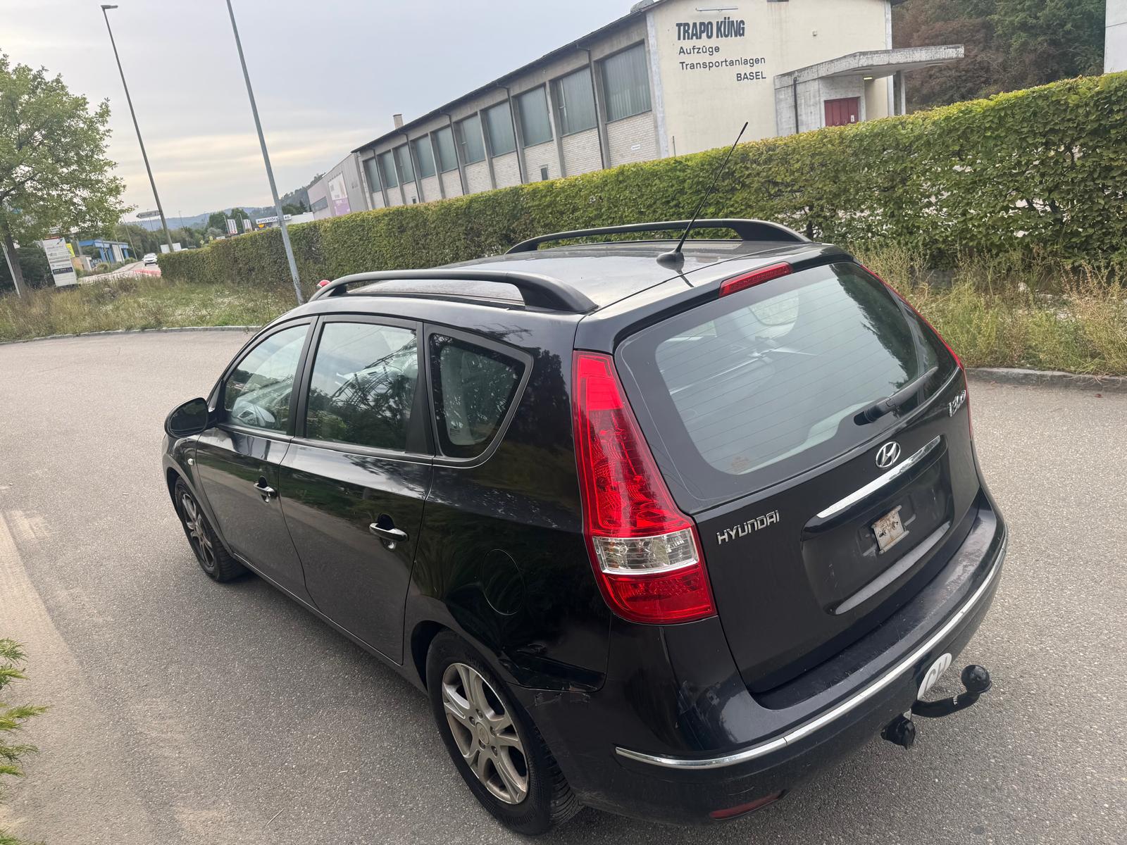 HYUNDAI i30 1.6 Style-image-4