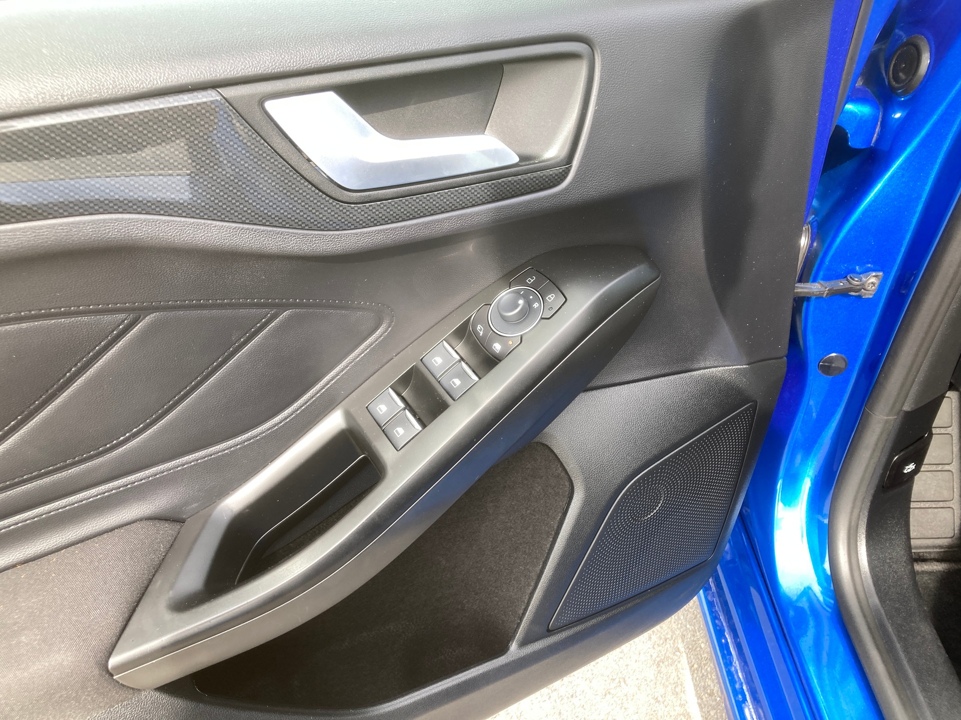 FORD Focus 1.0 MHEV ST-Line Vignale Automat-image-9