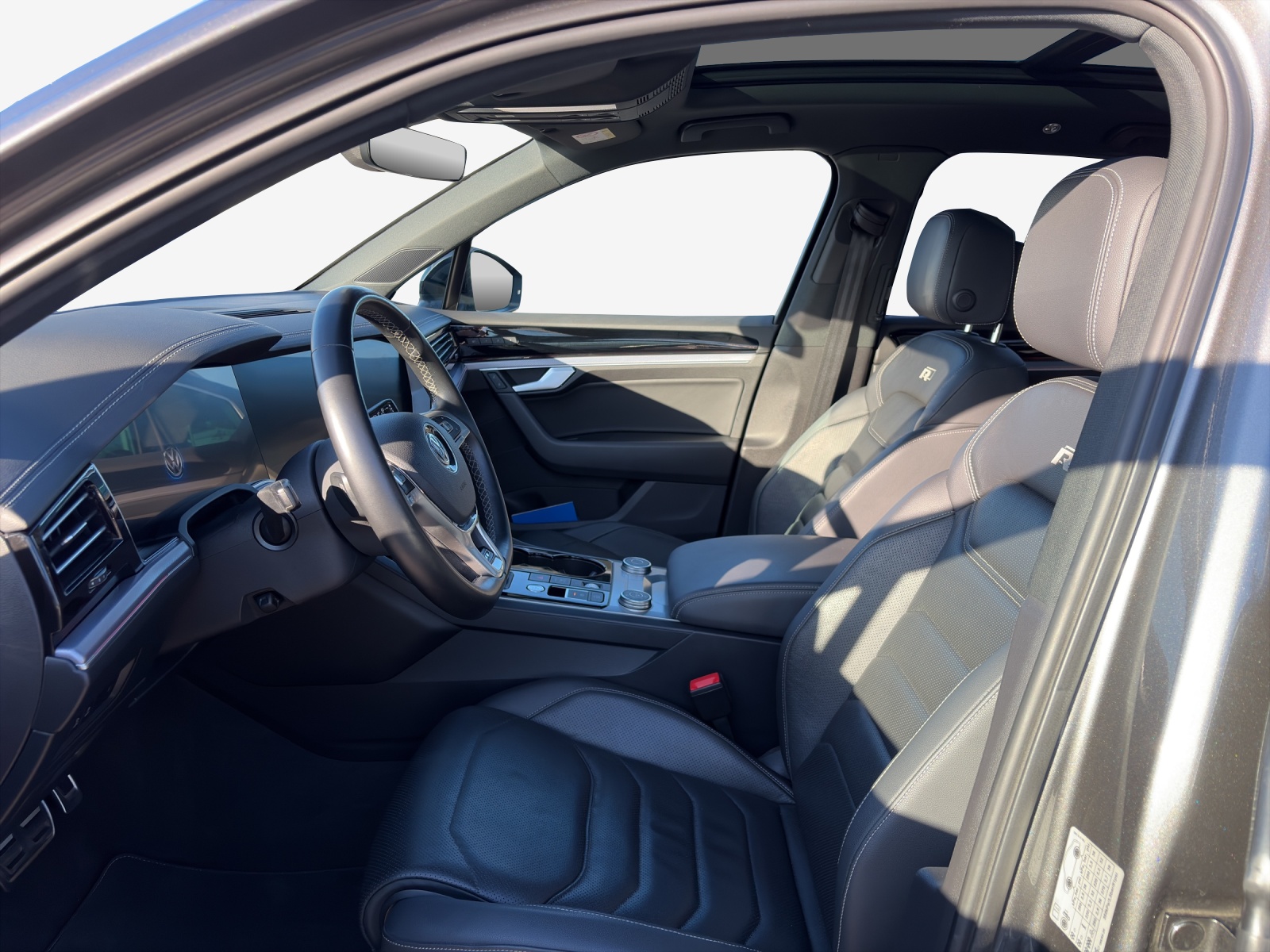VW Touareg 3.0 TDI R Line Tiptronic-image-7