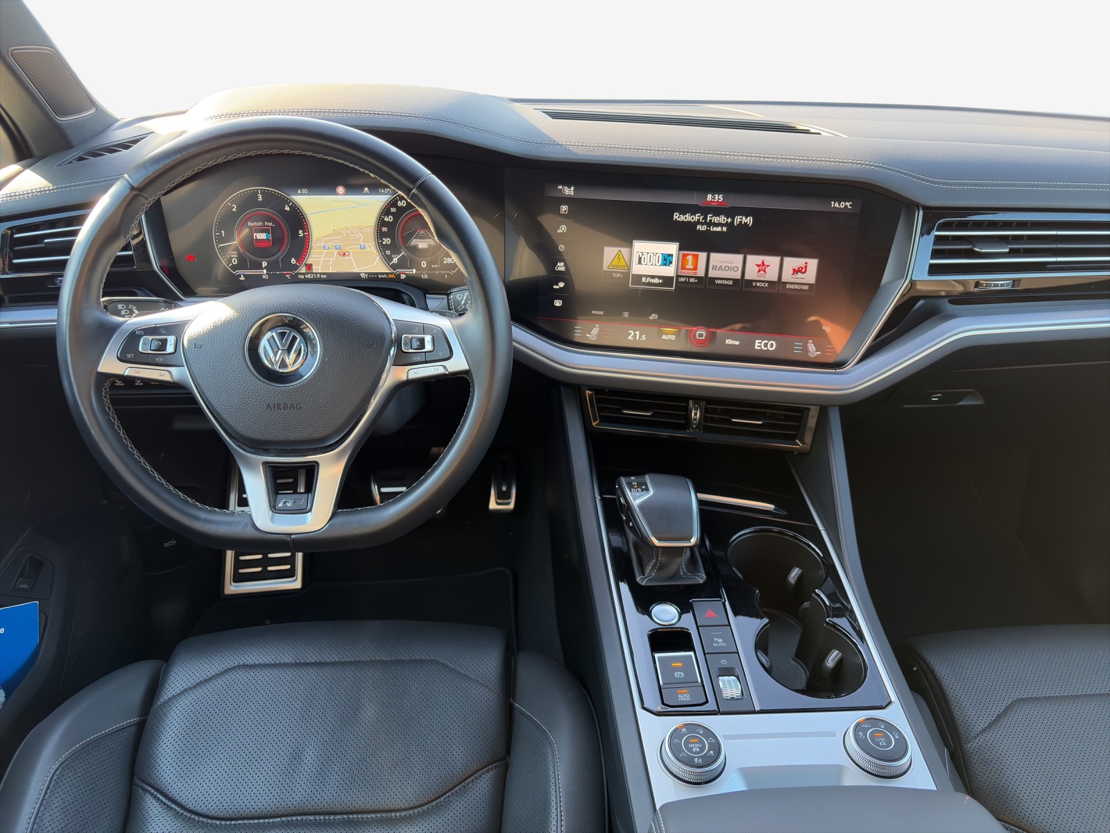 VW Touareg 3.0 TDI R Line Tiptronic-image-8