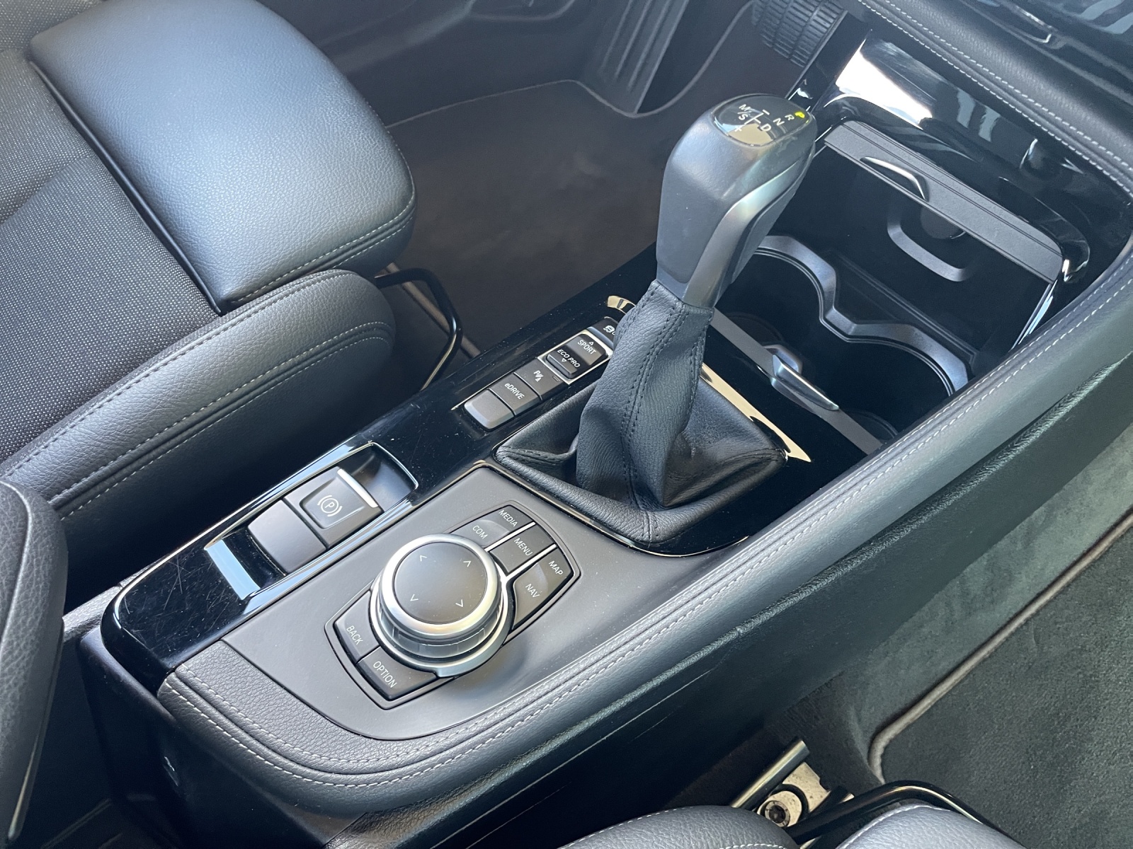 BMW X1 xDrive 25e Sport Line-image-18