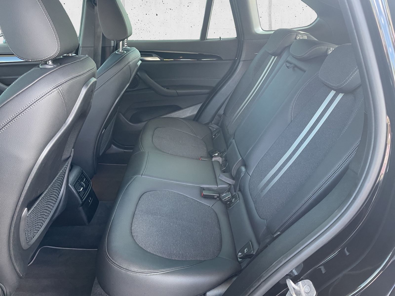 BMW X1 xDrive 25e Sport Line-image-14