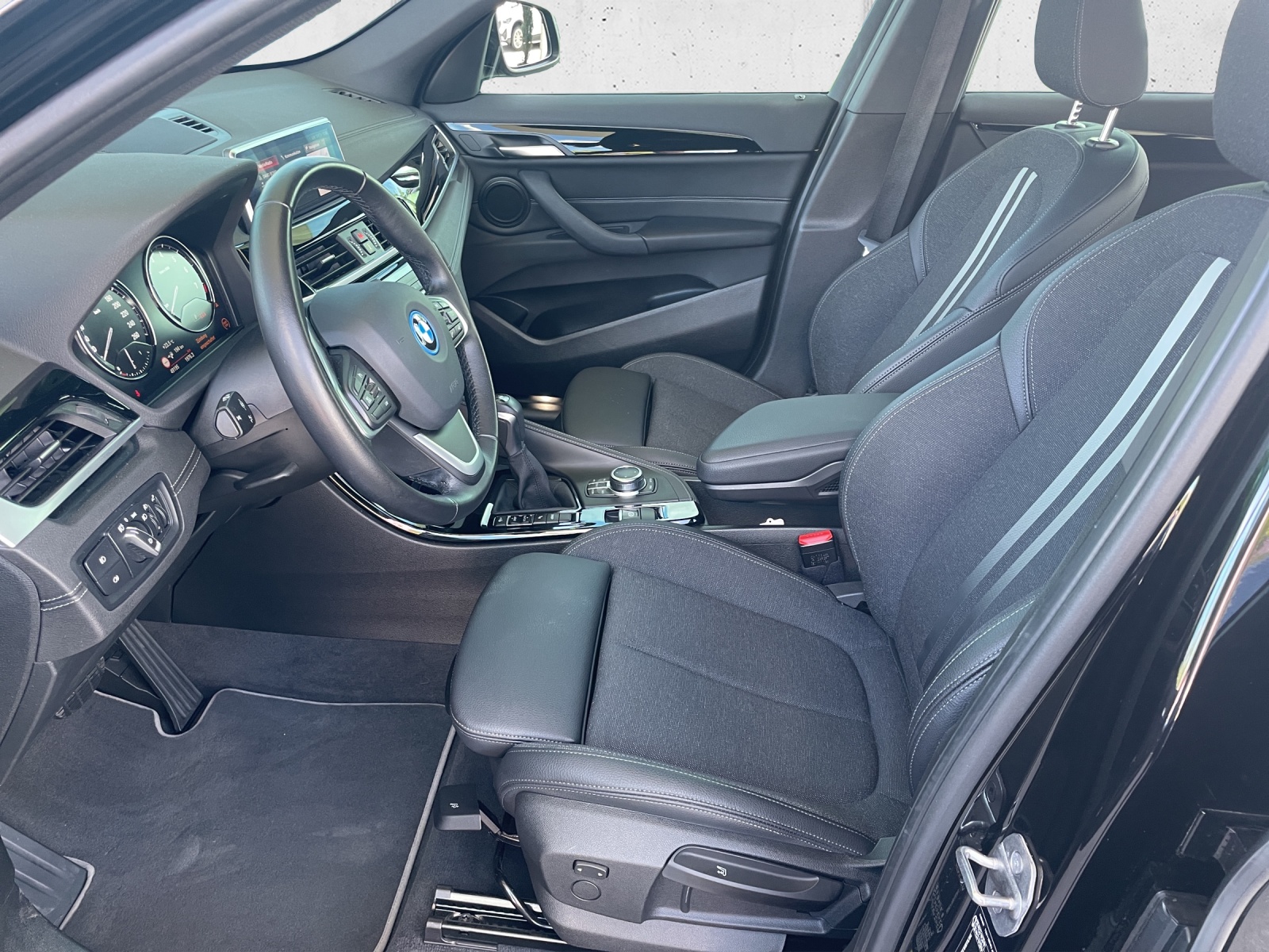 BMW X1 xDrive 25e Sport Line-image-10