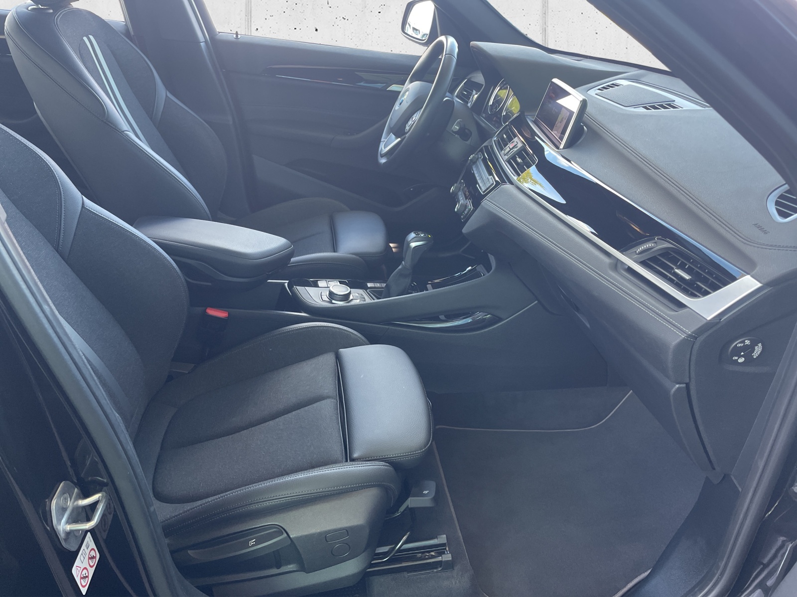 BMW X1 xDrive 25e Sport Line-image-17