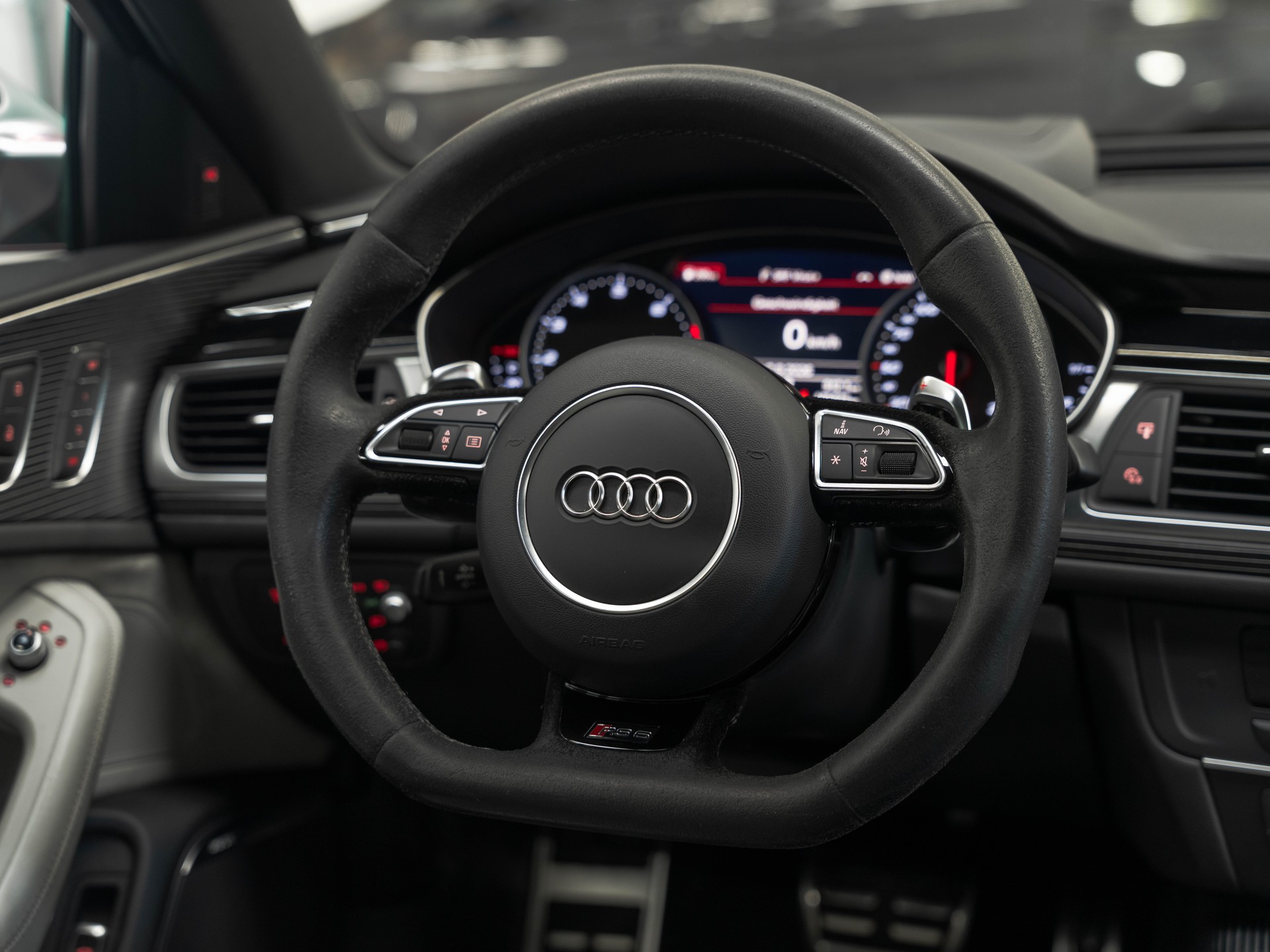 AUDI RS6 Avant 4.0 TFSI V8 quattro Tiptronic-image-21