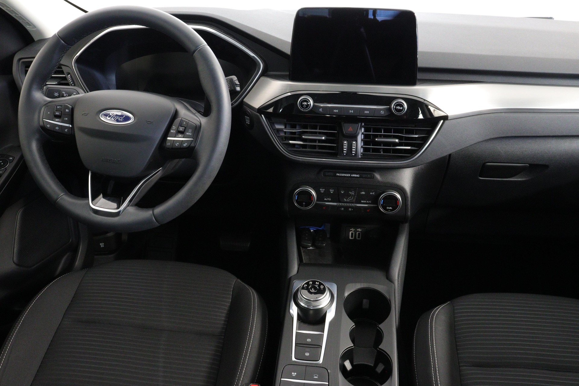 FORD Kuga 2.0 EcoBlue Titanium 4x4-showroom-element-3