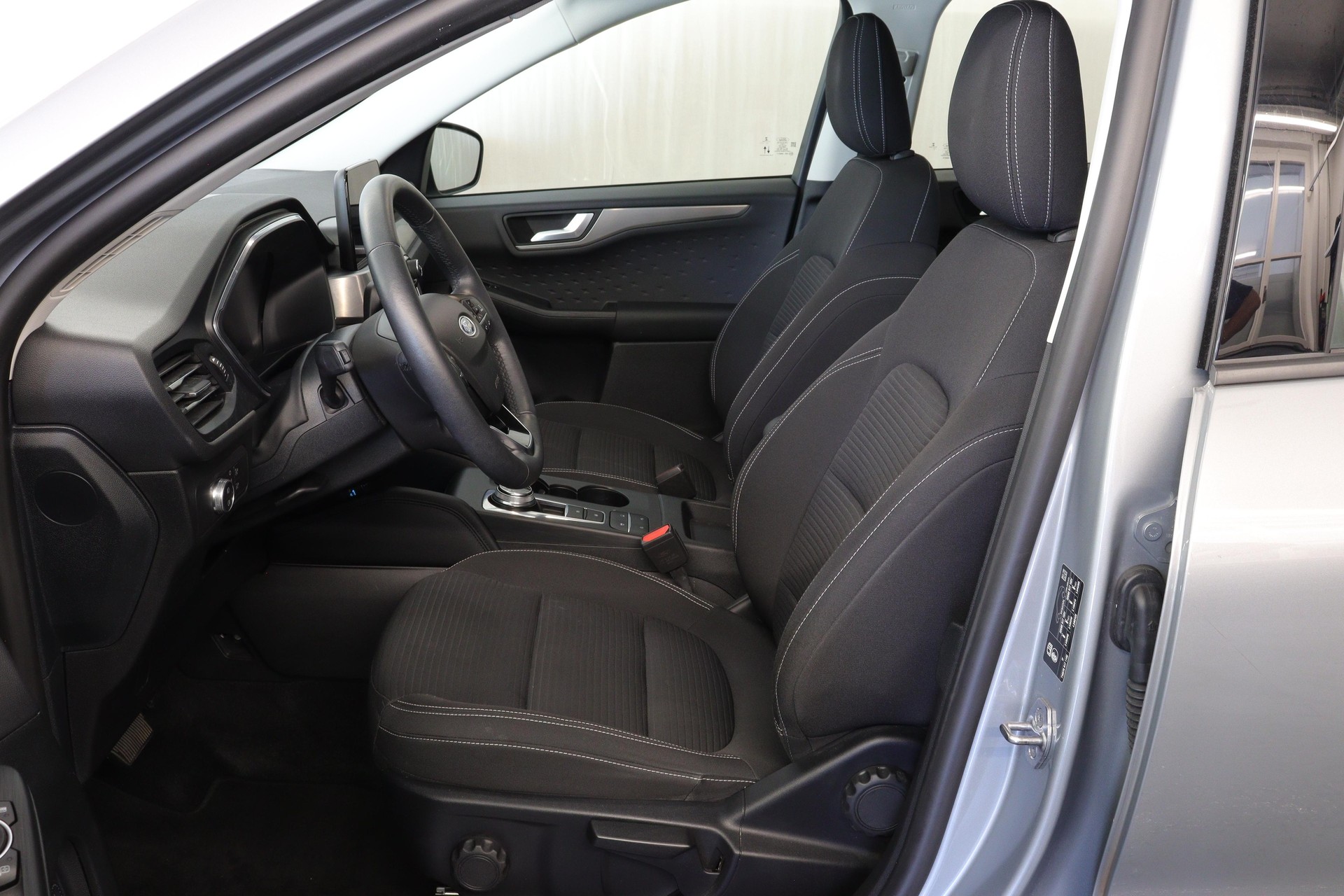 FORD Kuga 2.0 EcoBlue Titanium 4x4-showroom-element-2