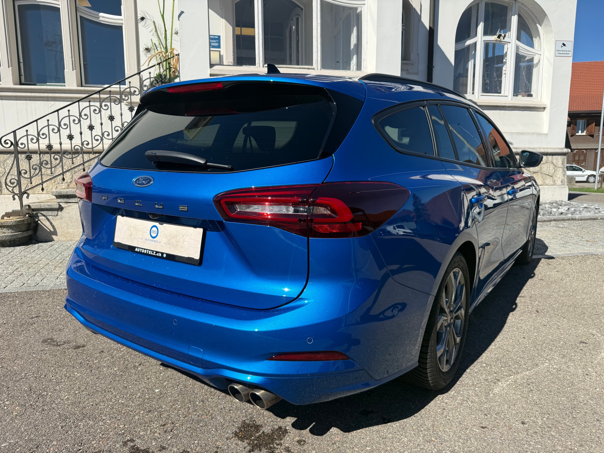 FORD Focus Station Wagon 1.0i EcoB Hybrid 155 ST-Line X-image-4