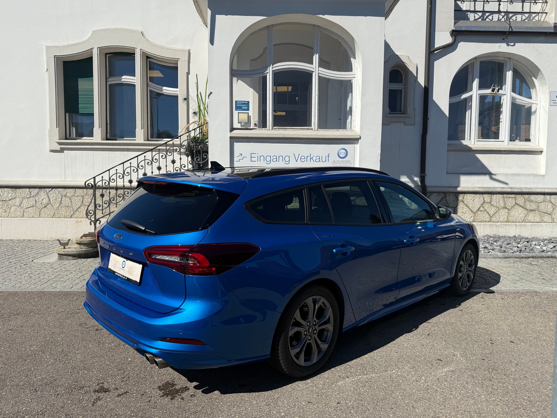 FORD Focus Station Wagon 1.0i EcoB Hybrid 155 ST-Line X-image-3
