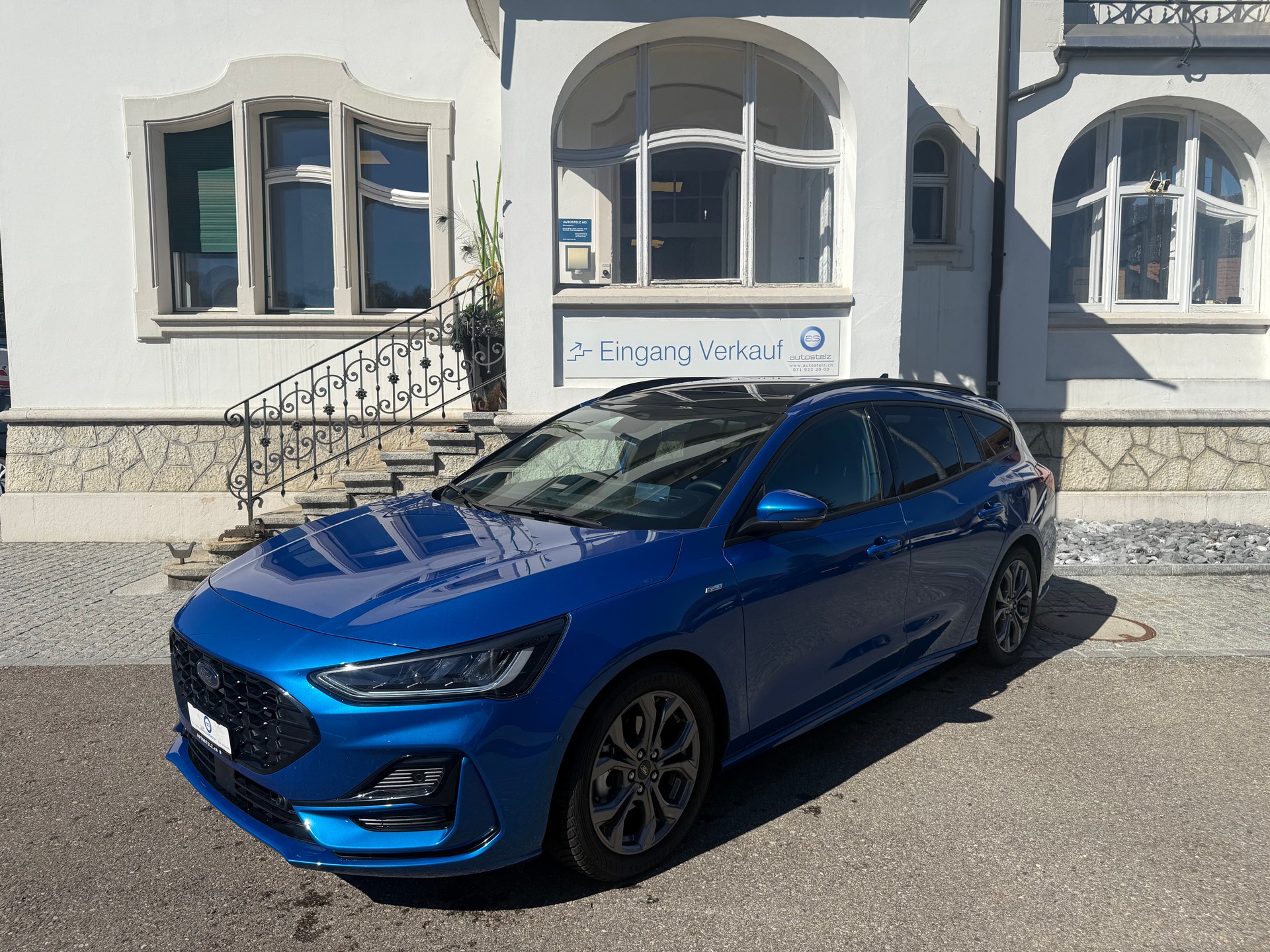 FORD Focus Station Wagon 1.0i EcoB Hybrid 155 ST-Line X-image-0