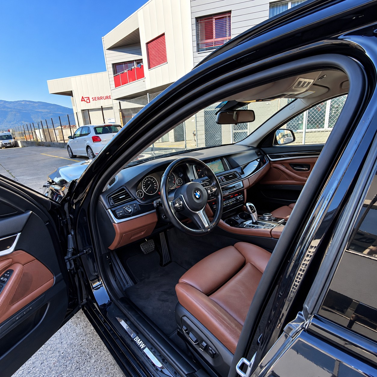 BMW 525d Touring xDrive Luxury Line Steptronic-image-2