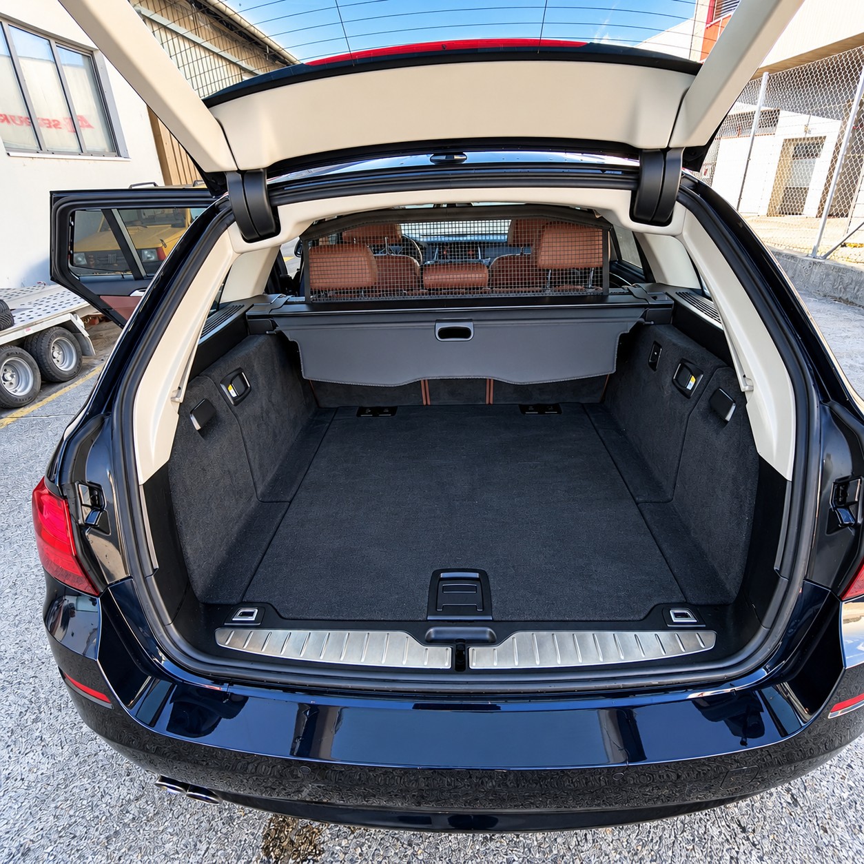 BMW 525d Touring xDrive Luxury Line Steptronic-image-13
