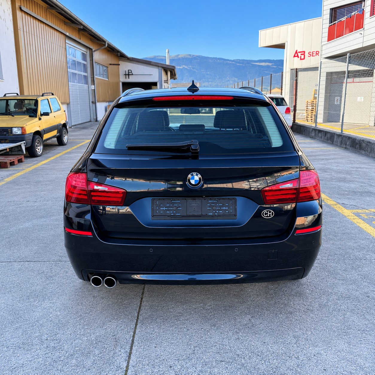 BMW 525d Touring xDrive Luxury Line Steptronic-image-10