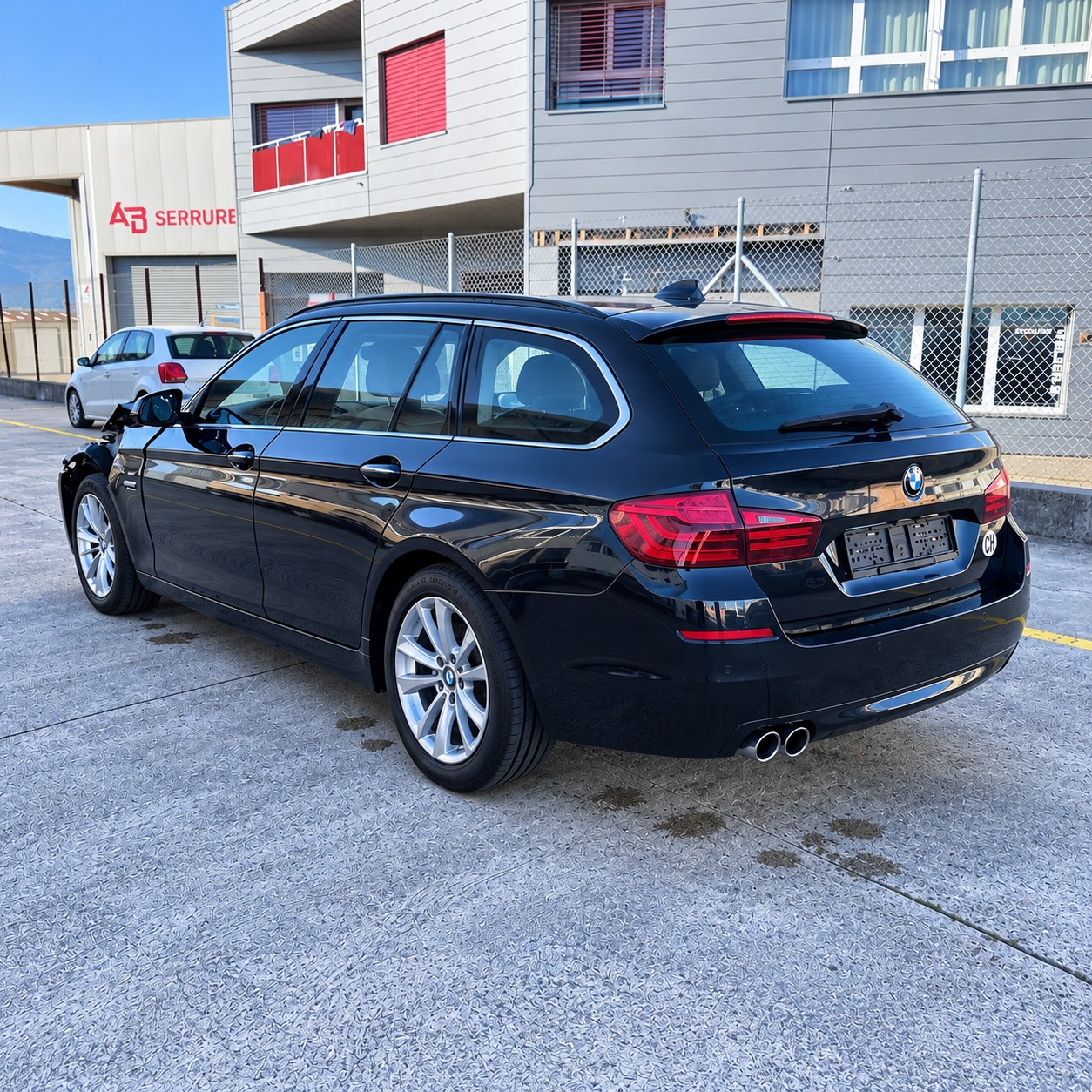 BMW 525d Touring xDrive Luxury Line Steptronic-image-9