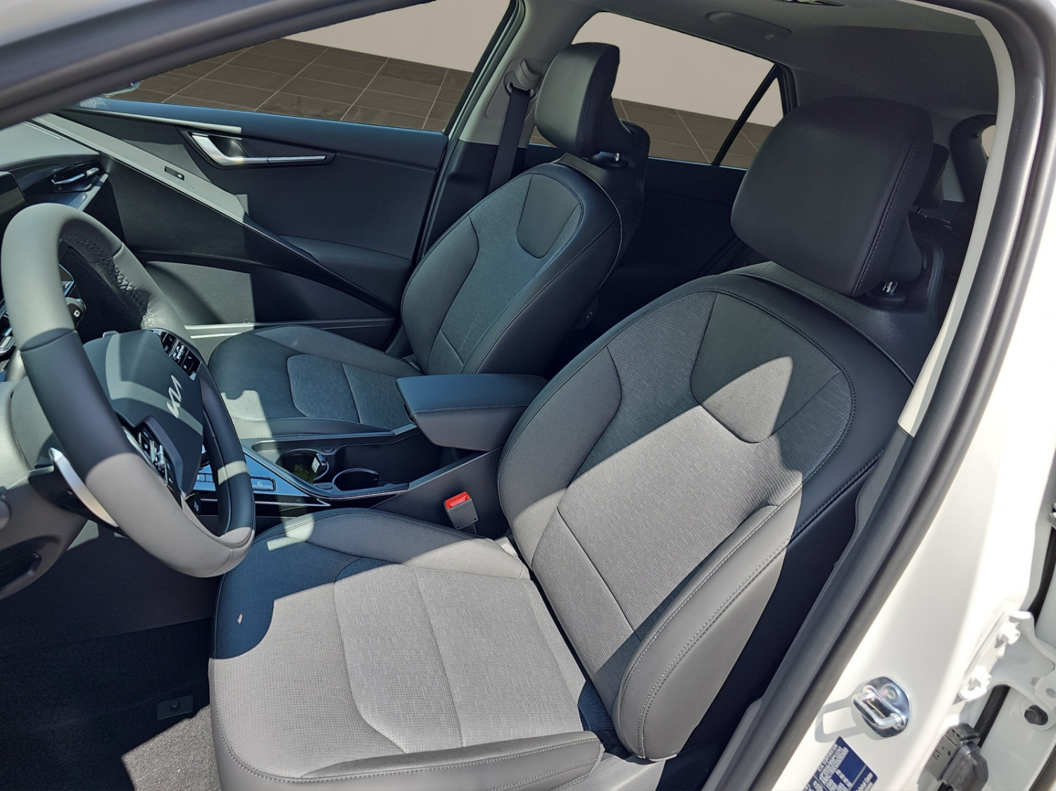 KIA Niro 1.6 GDi Hybrid Style-image-8