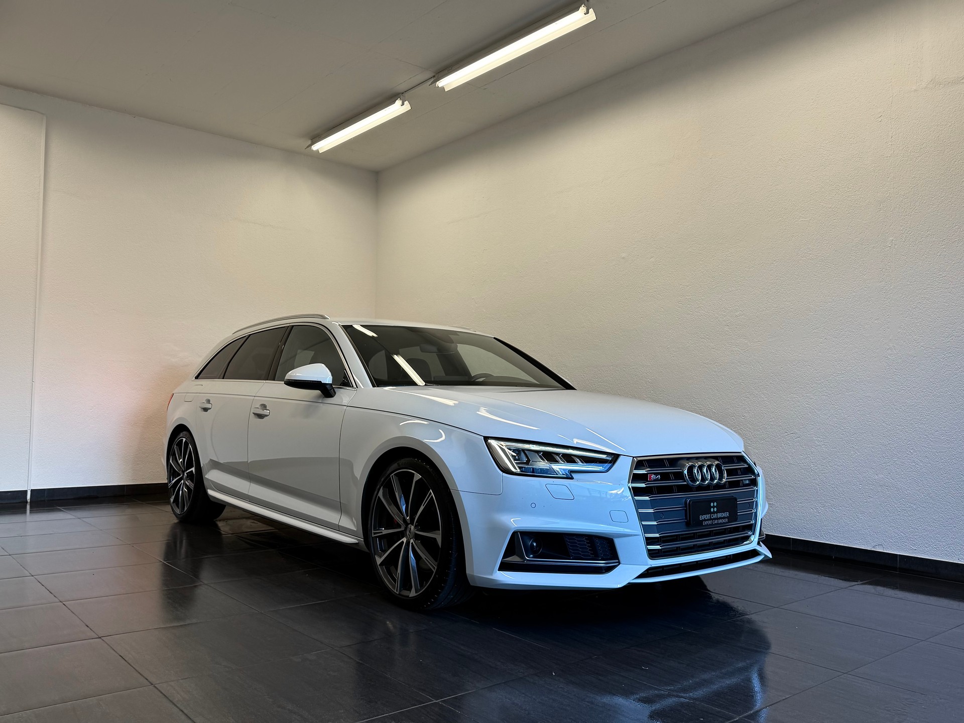 AUDI S4 Avant 3.0 TFSI quattro tiptronic "1'900 Kg Anhängelast"-showroom-element-1
