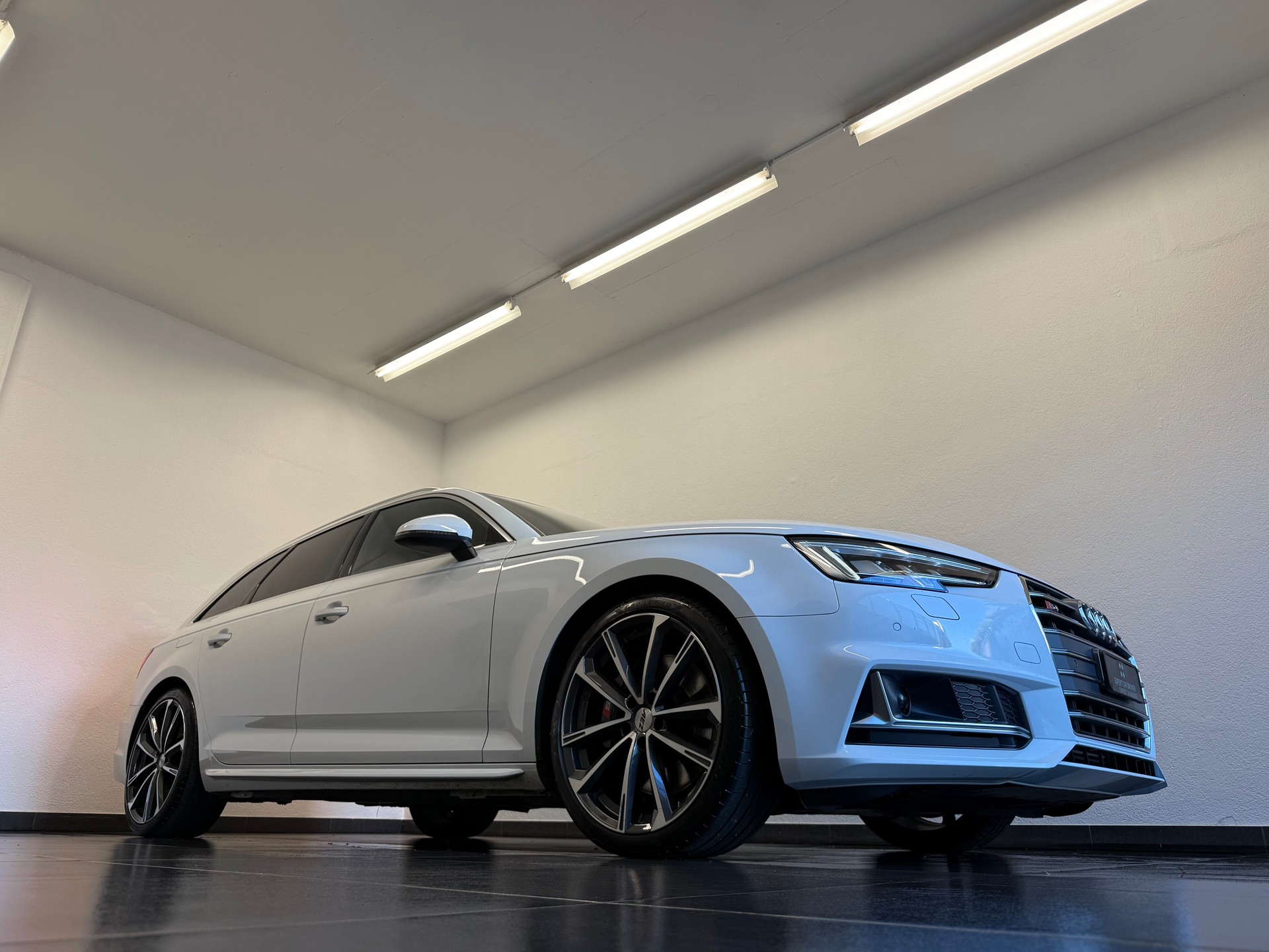 AUDI S4 Avant 3.0 TFSI quattro tiptronic "1'900 Kg Anhängelast"-showroom-element-2