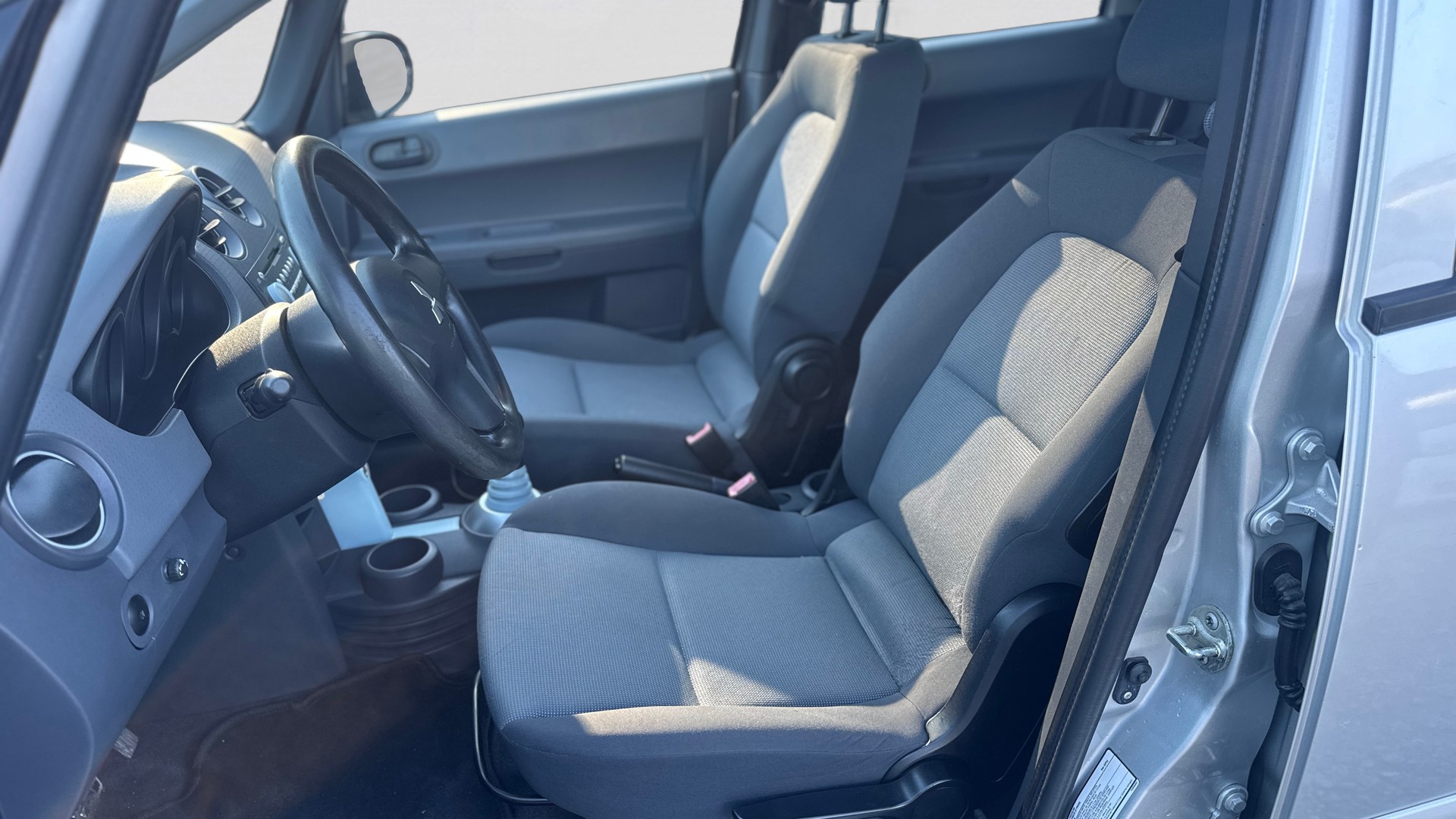MITSUBISHI Colt 1.3 16V-image-17