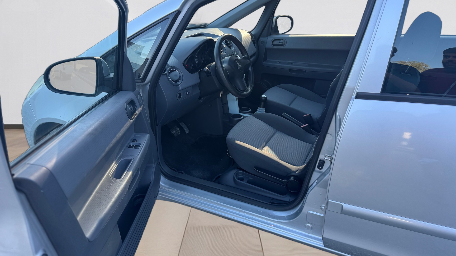 MITSUBISHI Colt 1.3 16V-image-16