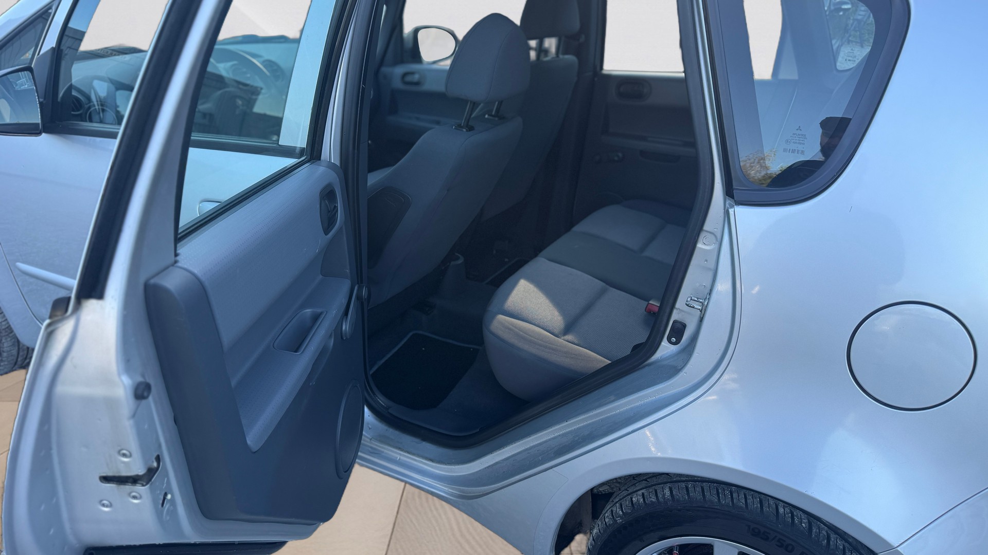 MITSUBISHI Colt 1.3 16V-image-11