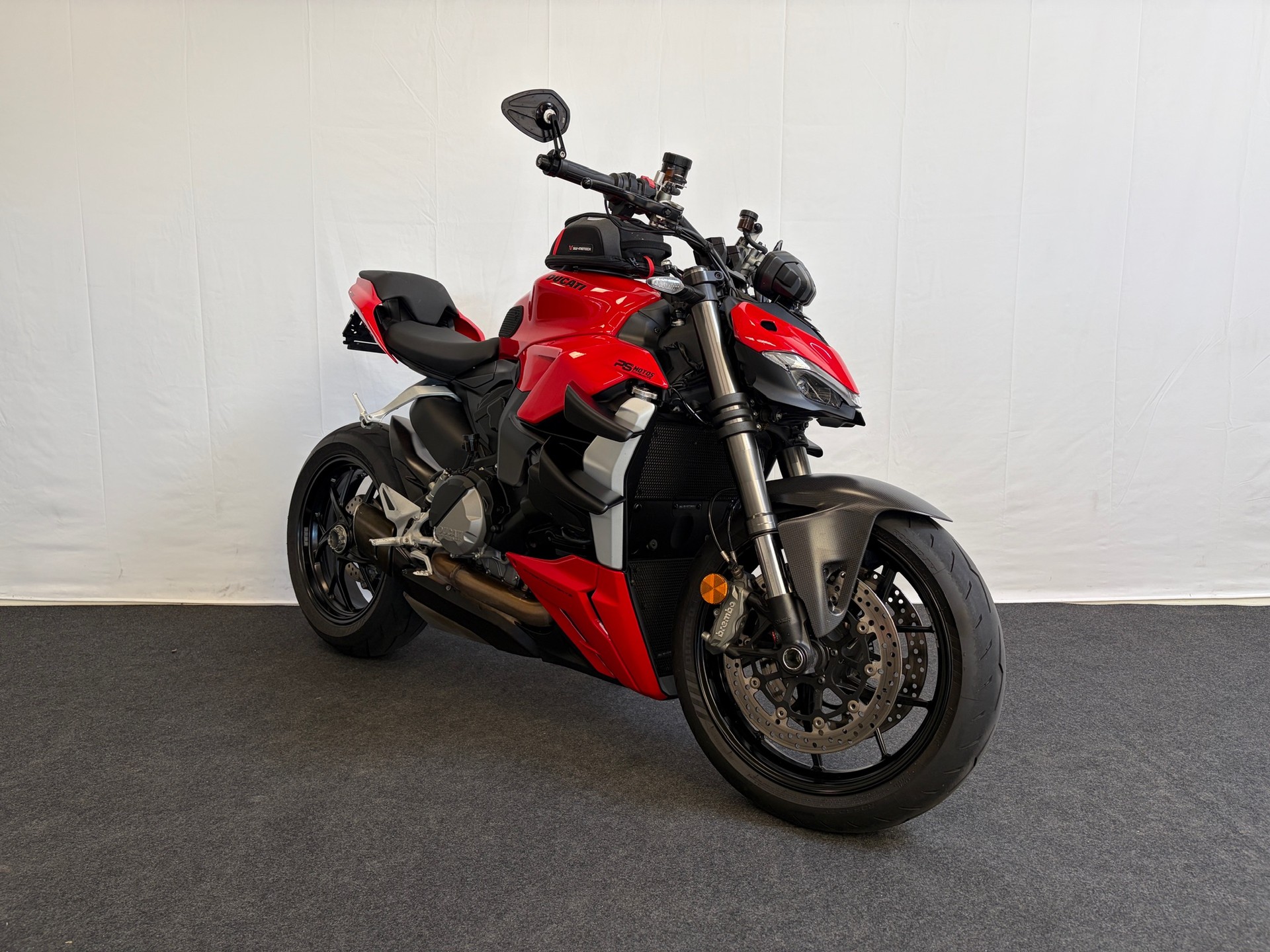 DUCATI Streetfighter V2-showroom-element-2