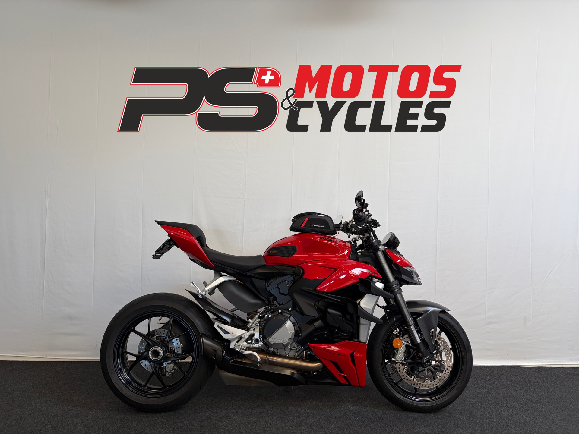 DUCATI Streetfighter V2
