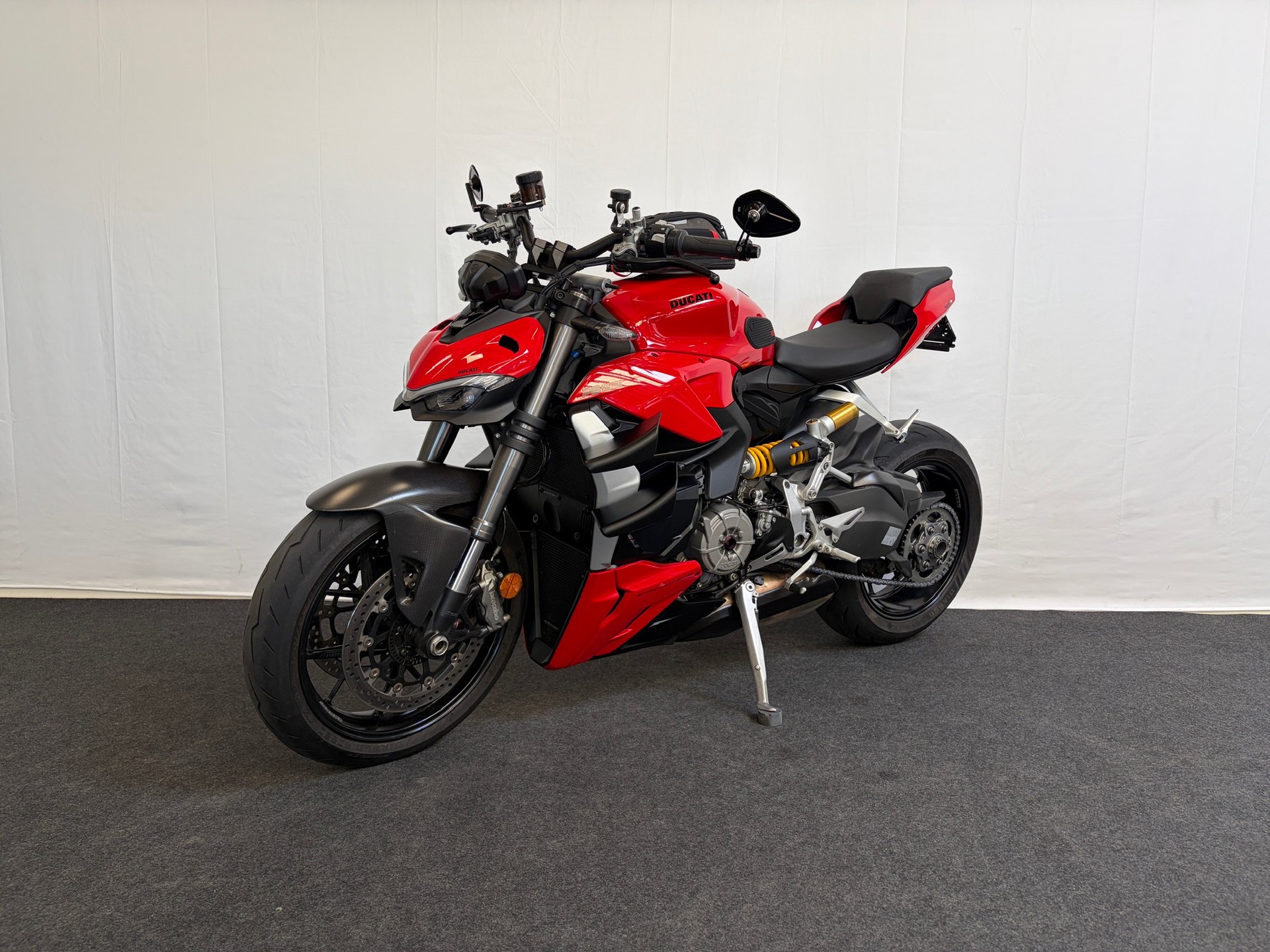 DUCATI Streetfighter V2-showroom-element-3