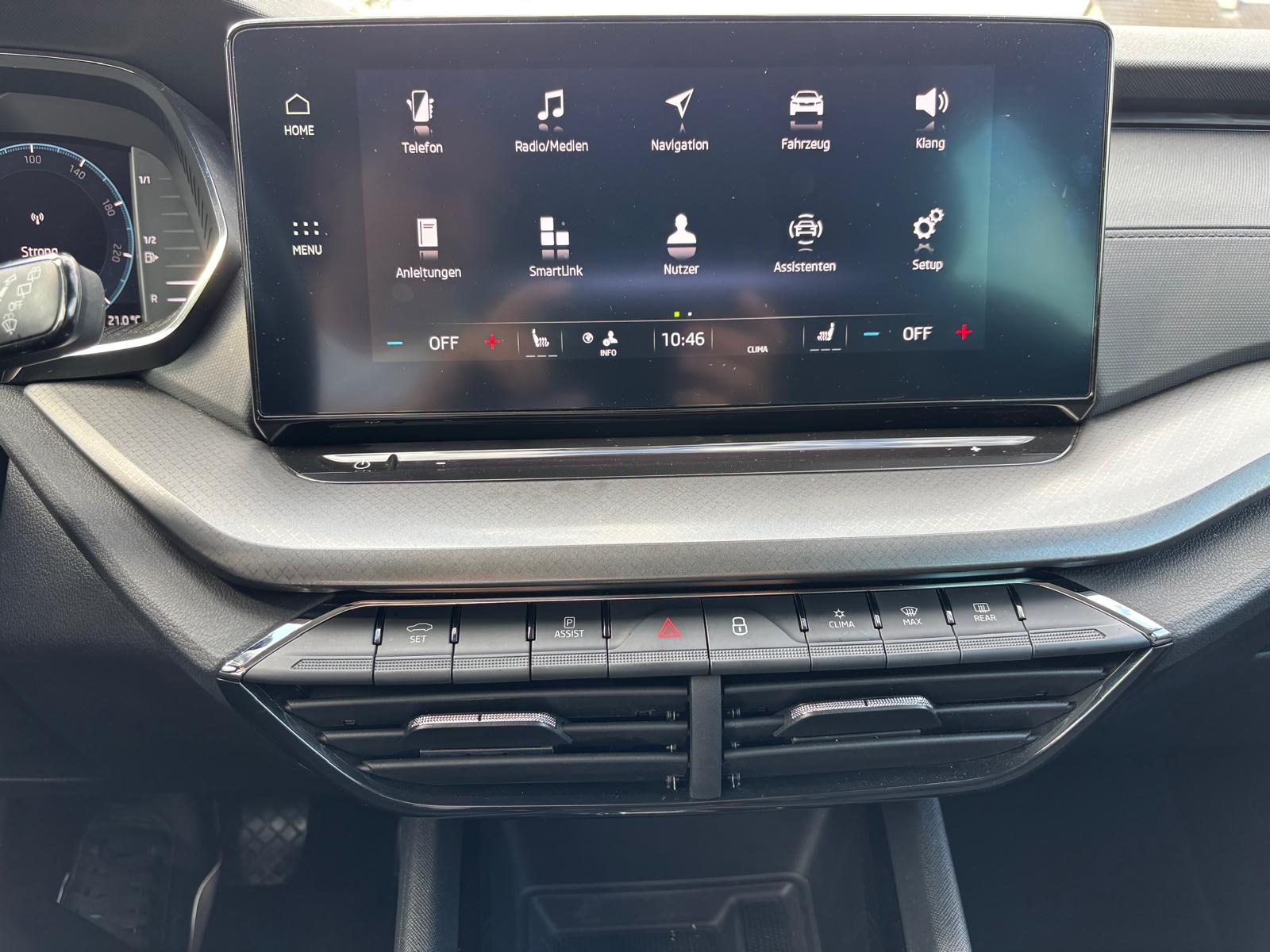 SKODA Octavia Combi 2.0 TDI DSG Ambition-image-14
