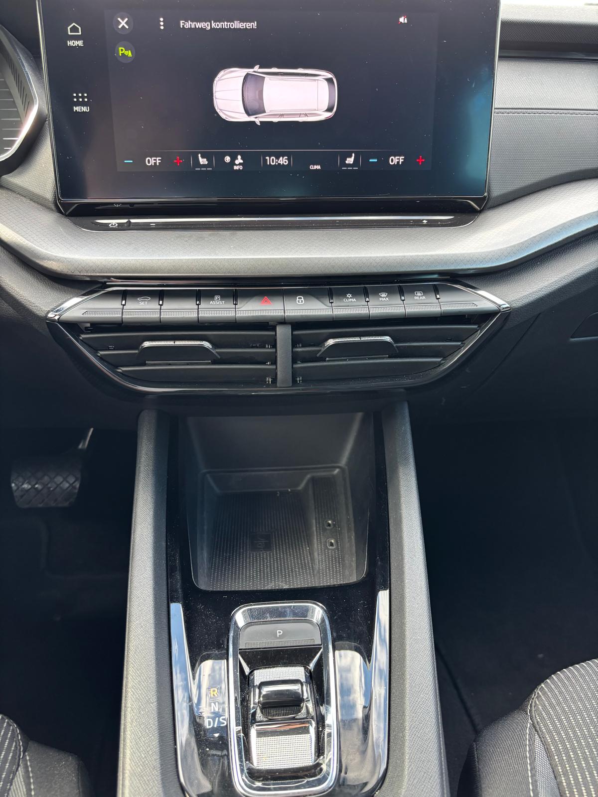 SKODA Octavia Combi 2.0 TDI DSG Ambition-image-12