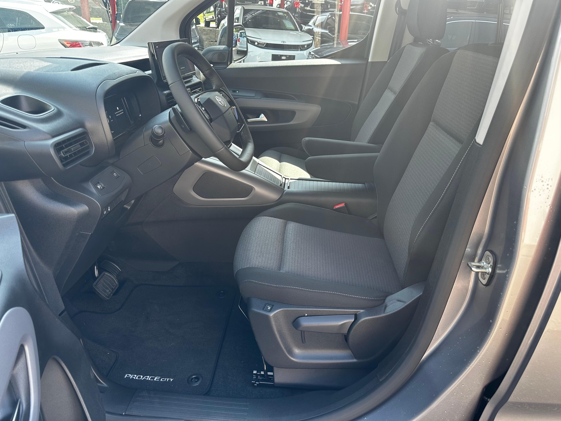 TOYOTA Proace City Verso L2 1.5 HDi 130 Trend-image-7