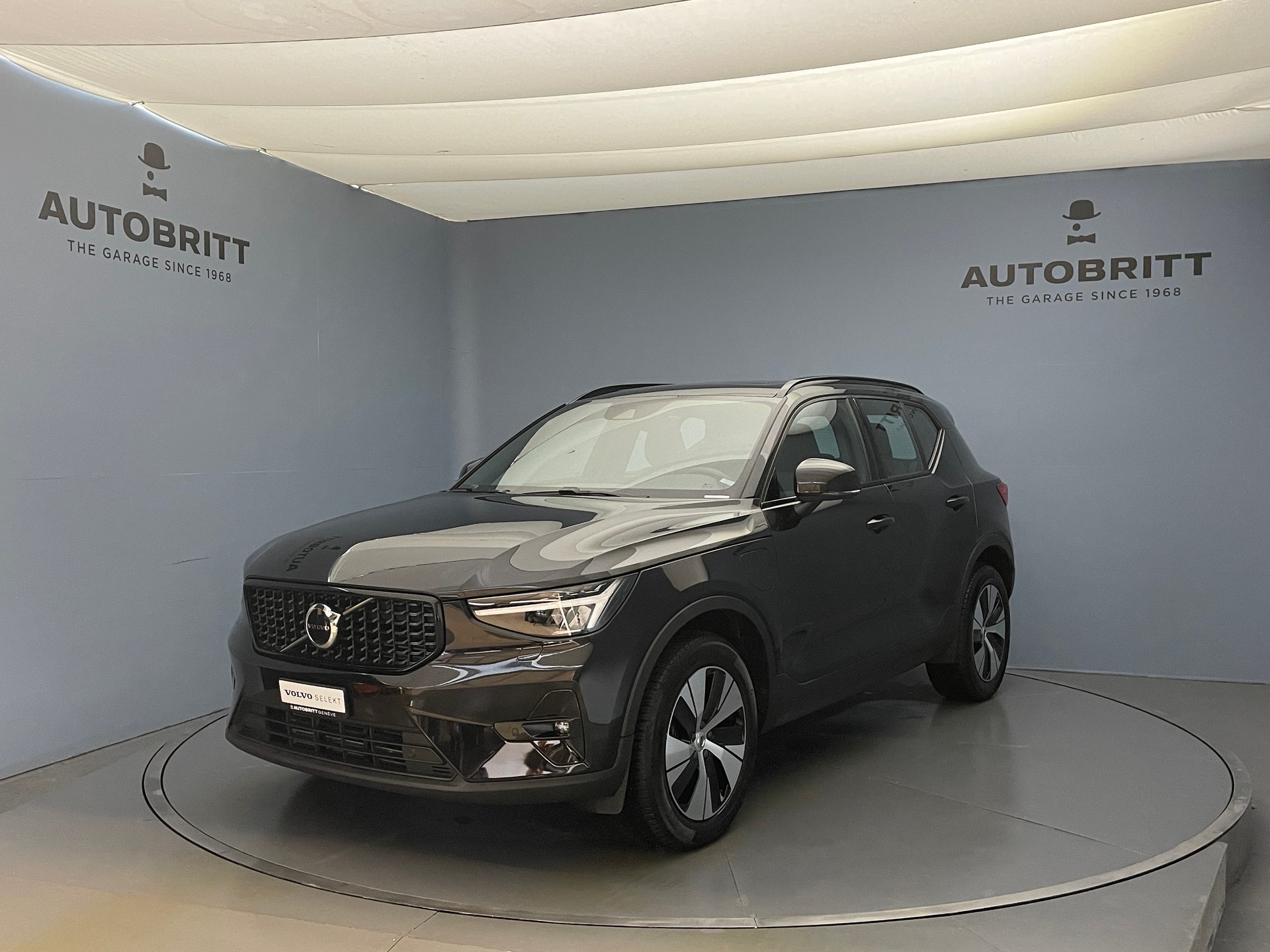 VOLVO XC40 1.5 T4 PiH Plus Dark