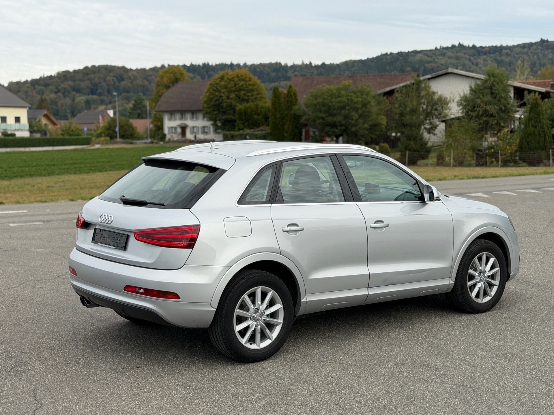 AUDI Q3 2.0 TFSI quattro S-tronic-image-14