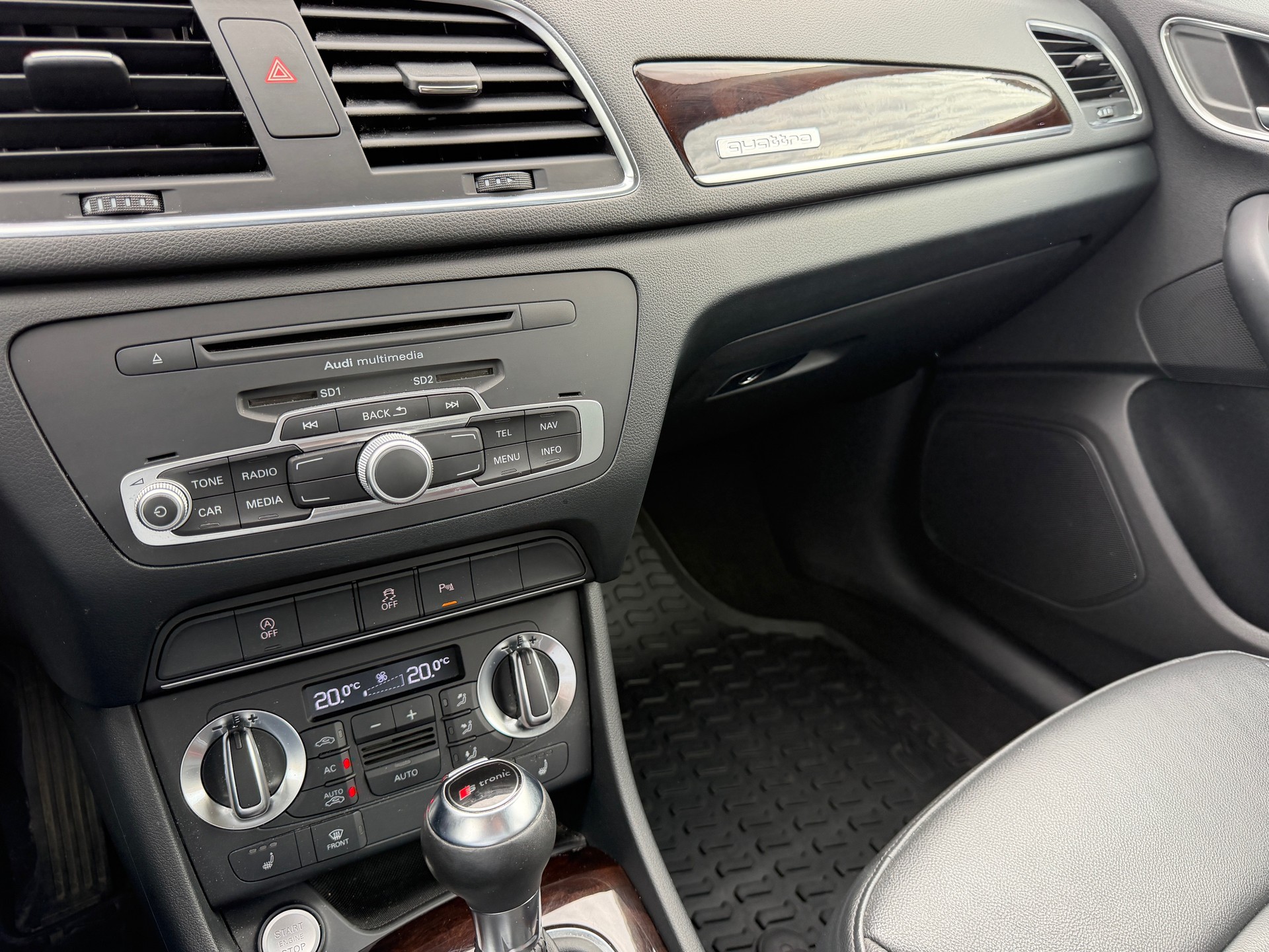 AUDI Q3 2.0 TFSI quattro S-tronic-image-8
