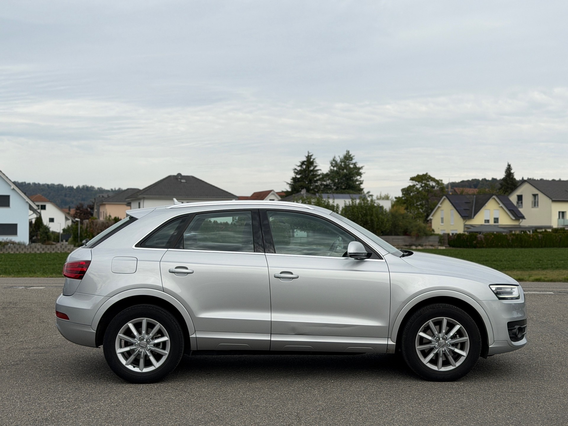 AUDI Q3 2.0 TFSI quattro S-tronic-image-11