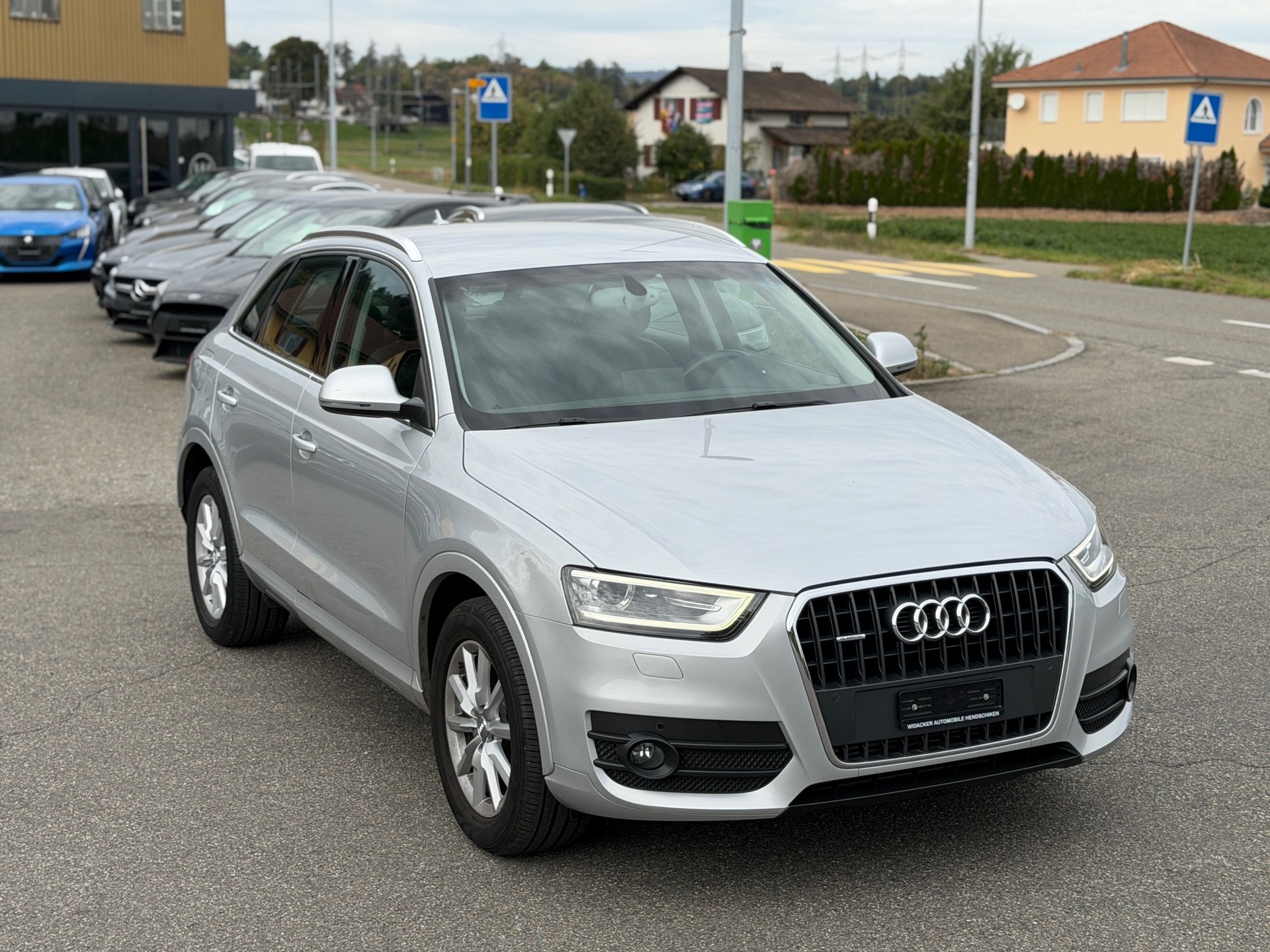 AUDI Q3 2.0 TFSI quattro S-tronic-image-13
