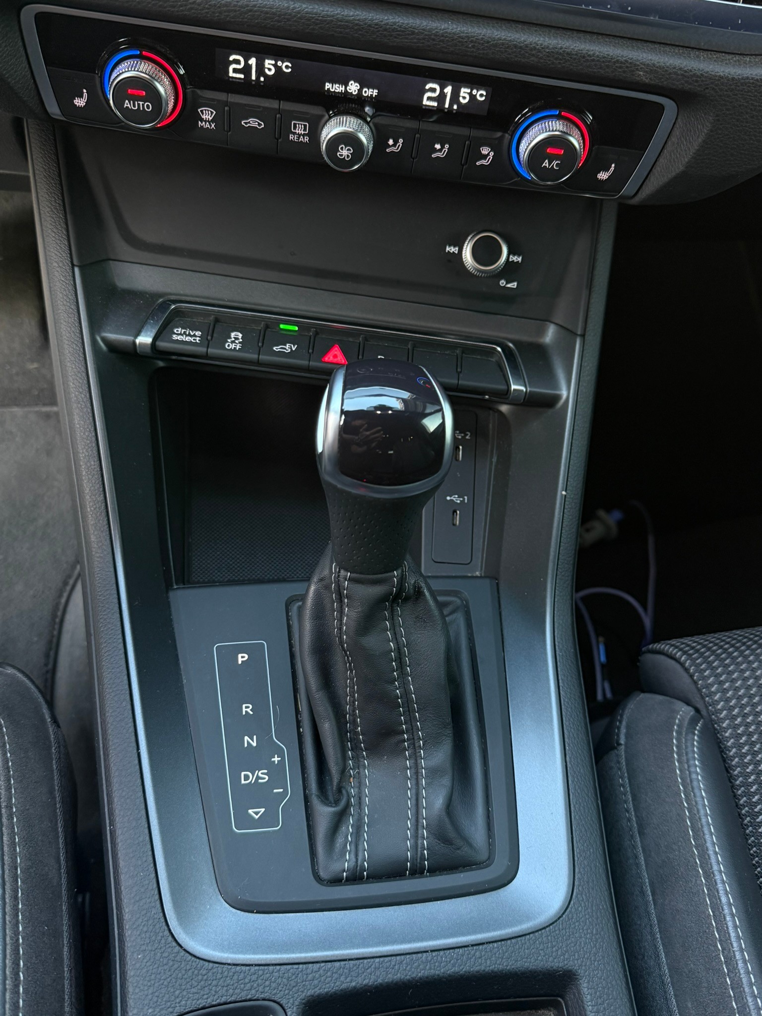 AUDI Q3 Sportback 45 TFSI e S line S-tronic-image-12