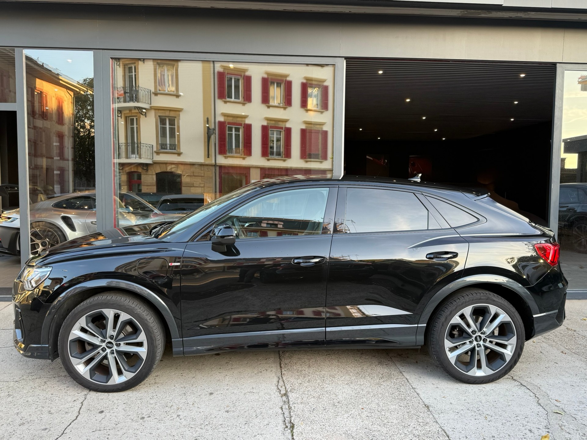 AUDI Q3 Sportback 45 TFSI e S line S-tronic-image-16
