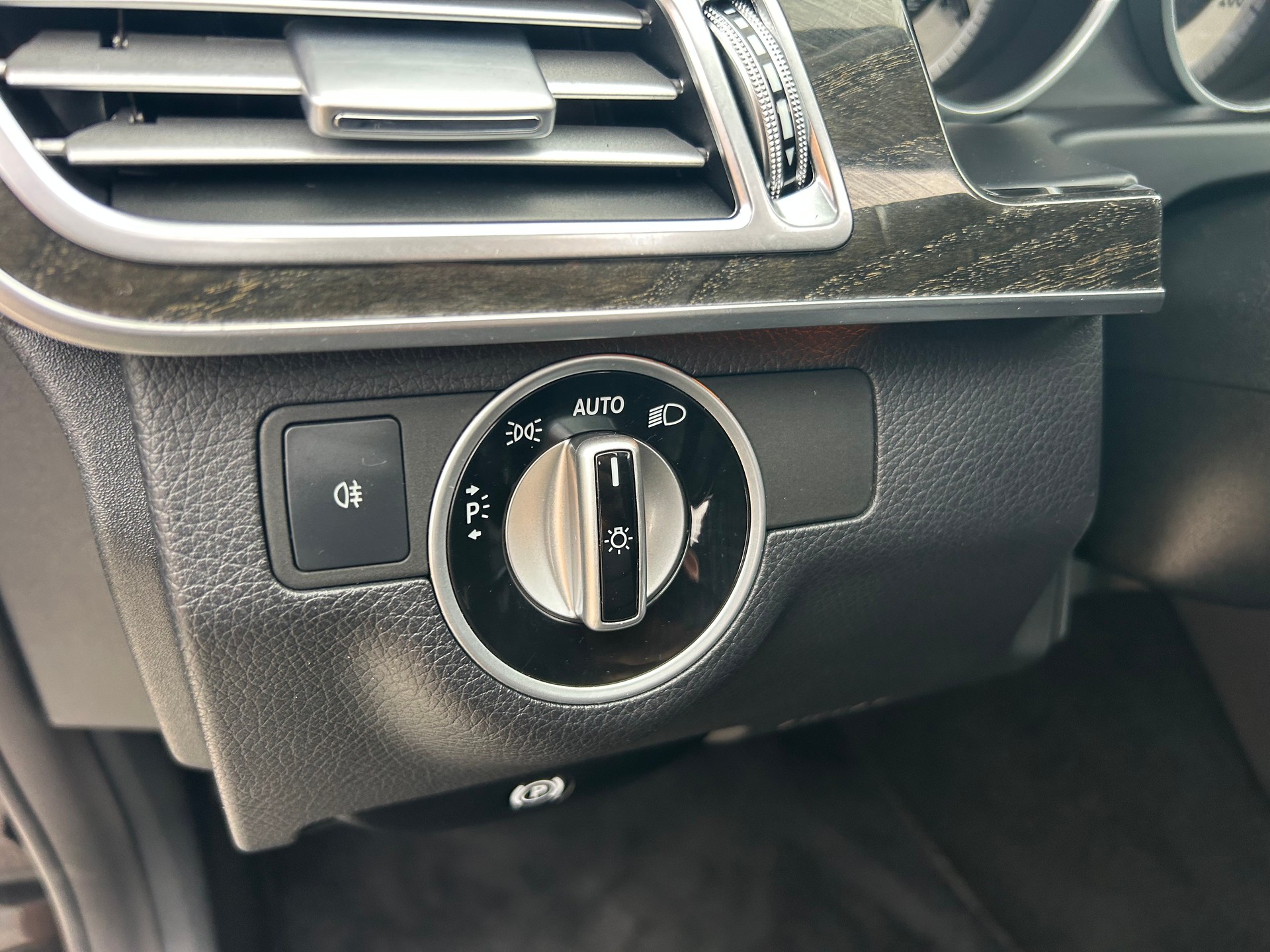 MERCEDES-BENZ E 350 BlueTEC Avantgarde 4Matic 7G-Tronic-image-13