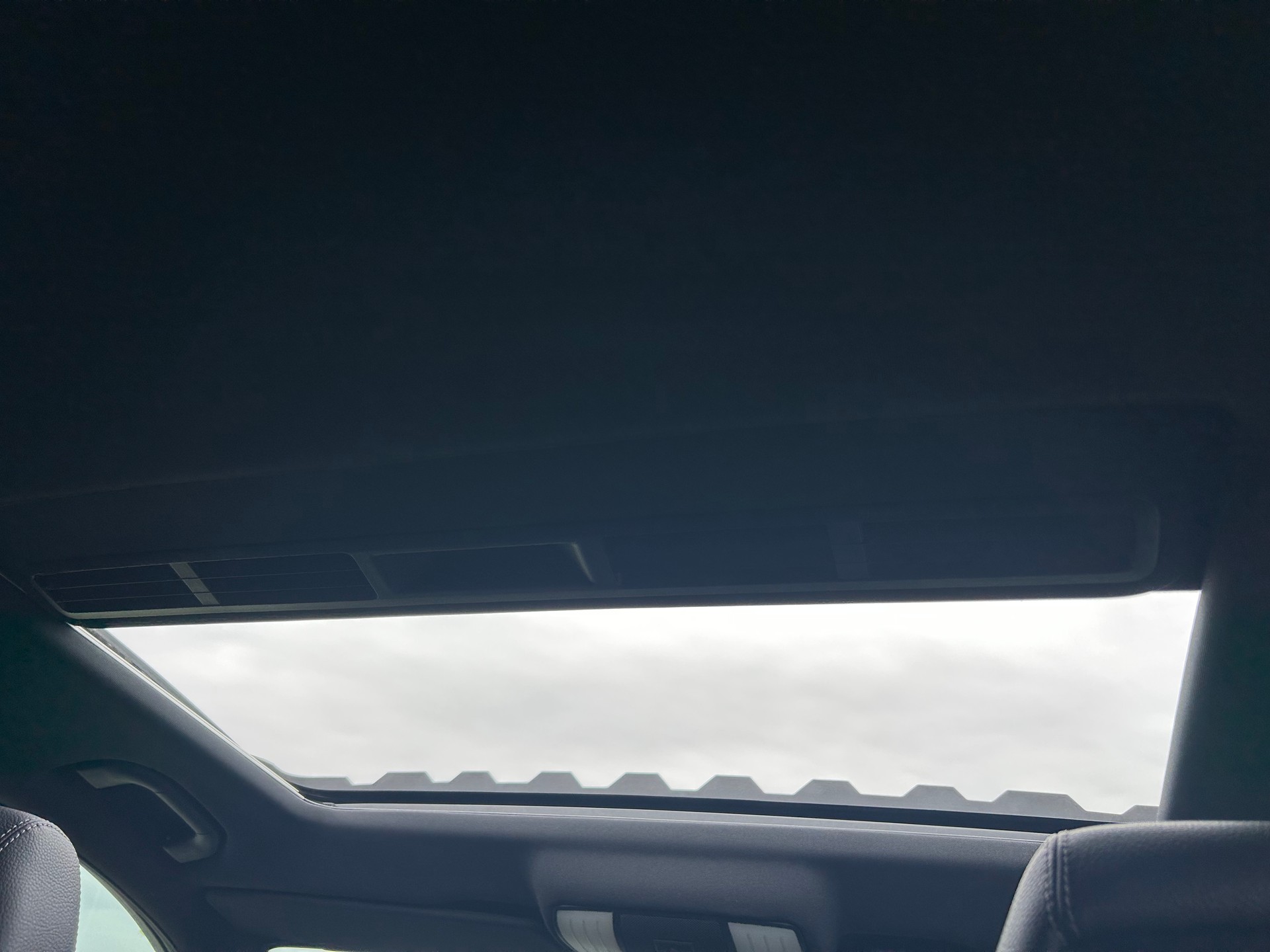 MERCEDES-BENZ E 350 BlueTEC Avantgarde 4Matic 7G-Tronic-image-15